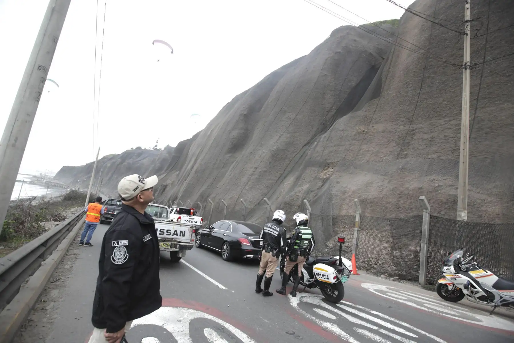 Tras el sismo de magnitud 6.1 registrado esta mañana frente a las costas de Lima y Callao, se produjo un deslizamiento de tierra en un tramo de la Costa Verde, sin consecuencias mayores ni interrupciones en el tránsito vehicular.
Foto: ANDINA/ Eddy Ramos