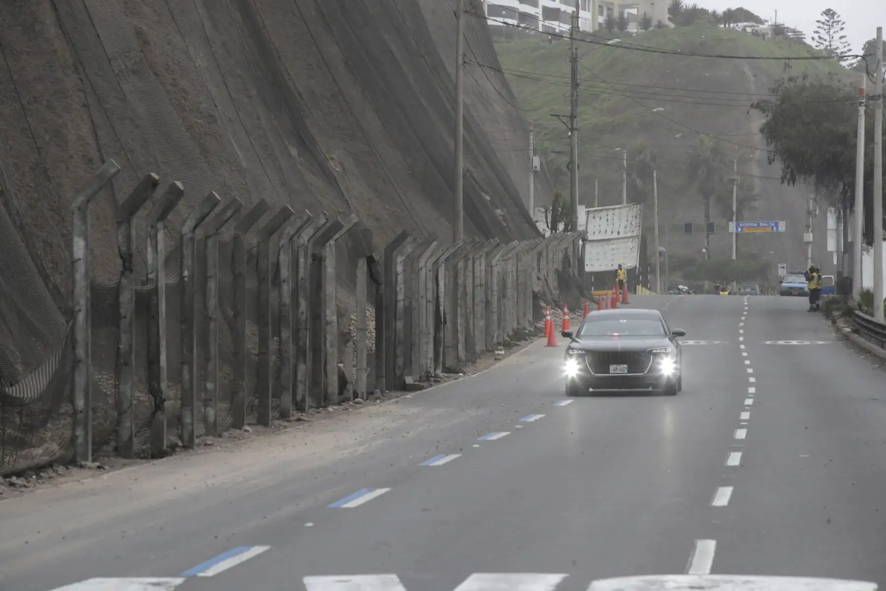 Tras el sismo de magnitud 6.1 registrado esta mañana frente a las costas de Lima y Callao, se produjo un deslizamiento de tierra en un tramo de la Costa Verde, sin consecuencias mayores ni interrupciones en el tránsito vehicular.
Foto: ANDINA/ Eddy Ramos