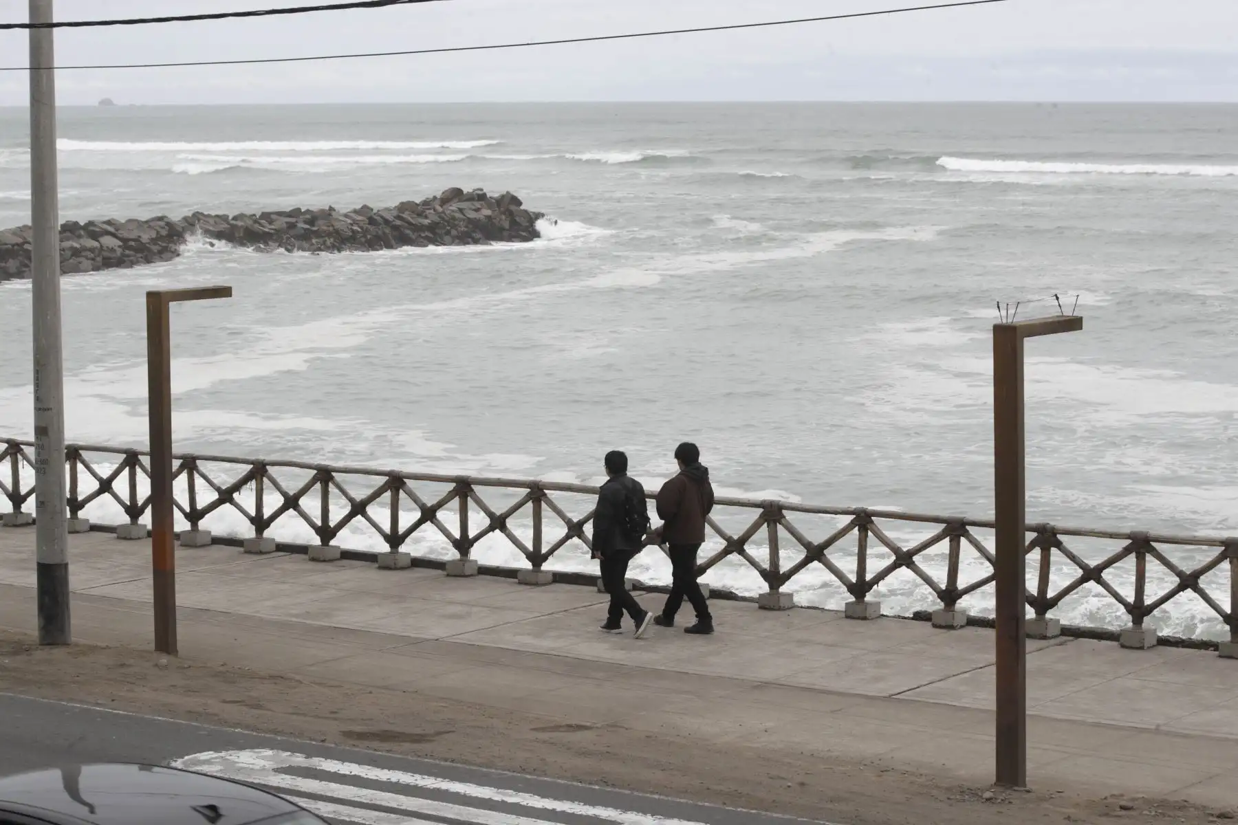 Tras el sismo de magnitud 6.1 registrado esta mañana frente a las costas de Lima y Callao, se produjo un deslizamiento de tierra en un tramo de la Costa Verde, sin consecuencias mayores ni interrupciones en el tránsito vehicular.
Foto: ANDINA/ Eddy Ramos