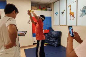 Activito es un juego de realidad virtual diseñado para  la rehabilitación física de miembros superiores en pacientes pediátricos.
