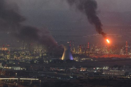 Israel atacado por misiles iraníes tras una cuarta noche de bombardeos en Irán
