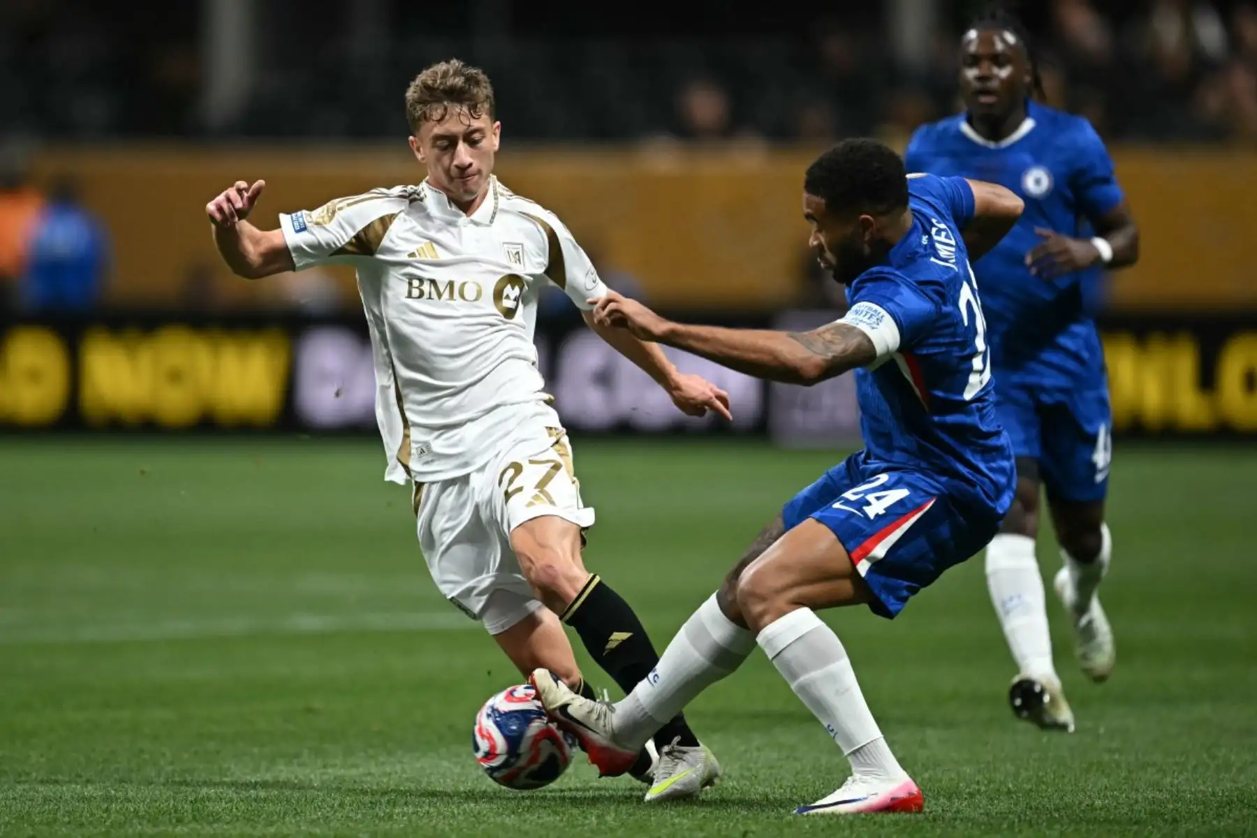 El Chelsea confirmó su favoritismo en el Grupo D del Mundial de Clubes al imponerse por 2-0 a Los Angeles FC. Los goles llegaron gracias a Pedro Neto, quien abrió el marcador a los 34 minutos, y Enzo Fernández, que sentenció el triunfo a los 79. Foto: AFP