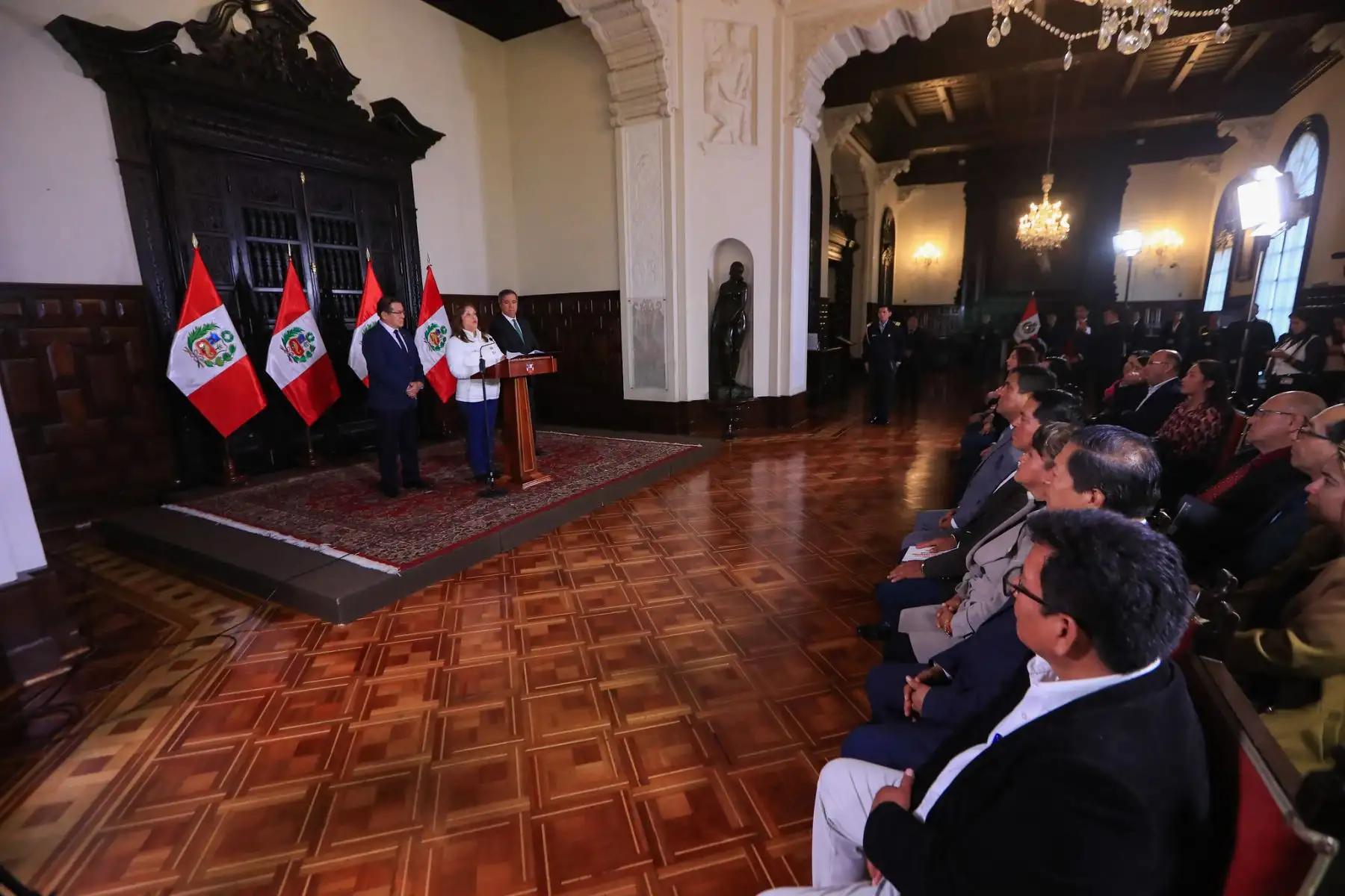 Presidenta Boluarte promulga ley que fortalece a los gobiernos locales con aumento progresivo del Foncomun. Foto: ANDINA/Prensa Presidencia