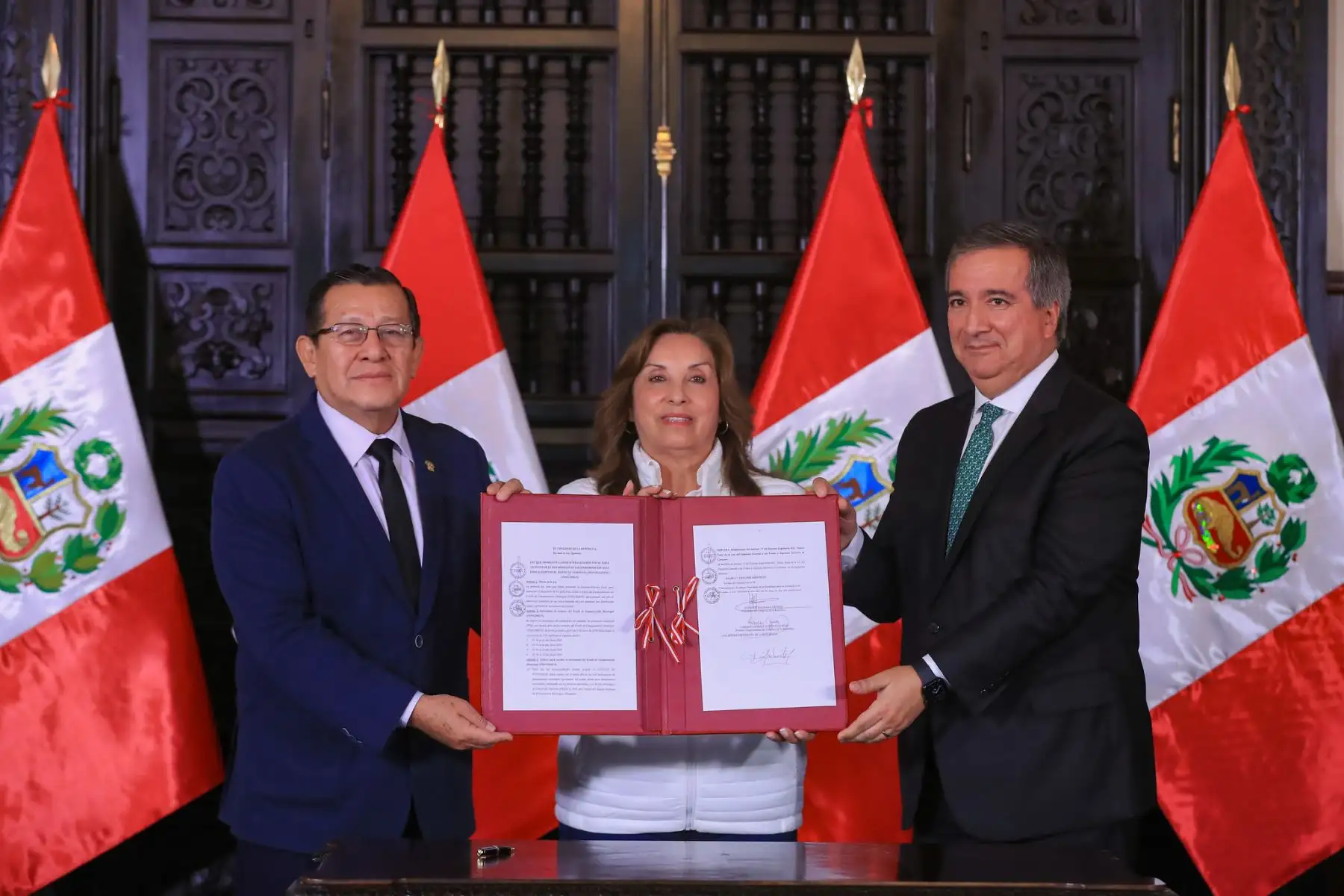 Presidenta Boluarte promulga ley que fortalece a los gobiernos locales con aumento progresivo del Foncomun. Foto: ANDINA/Prensa Presidencia