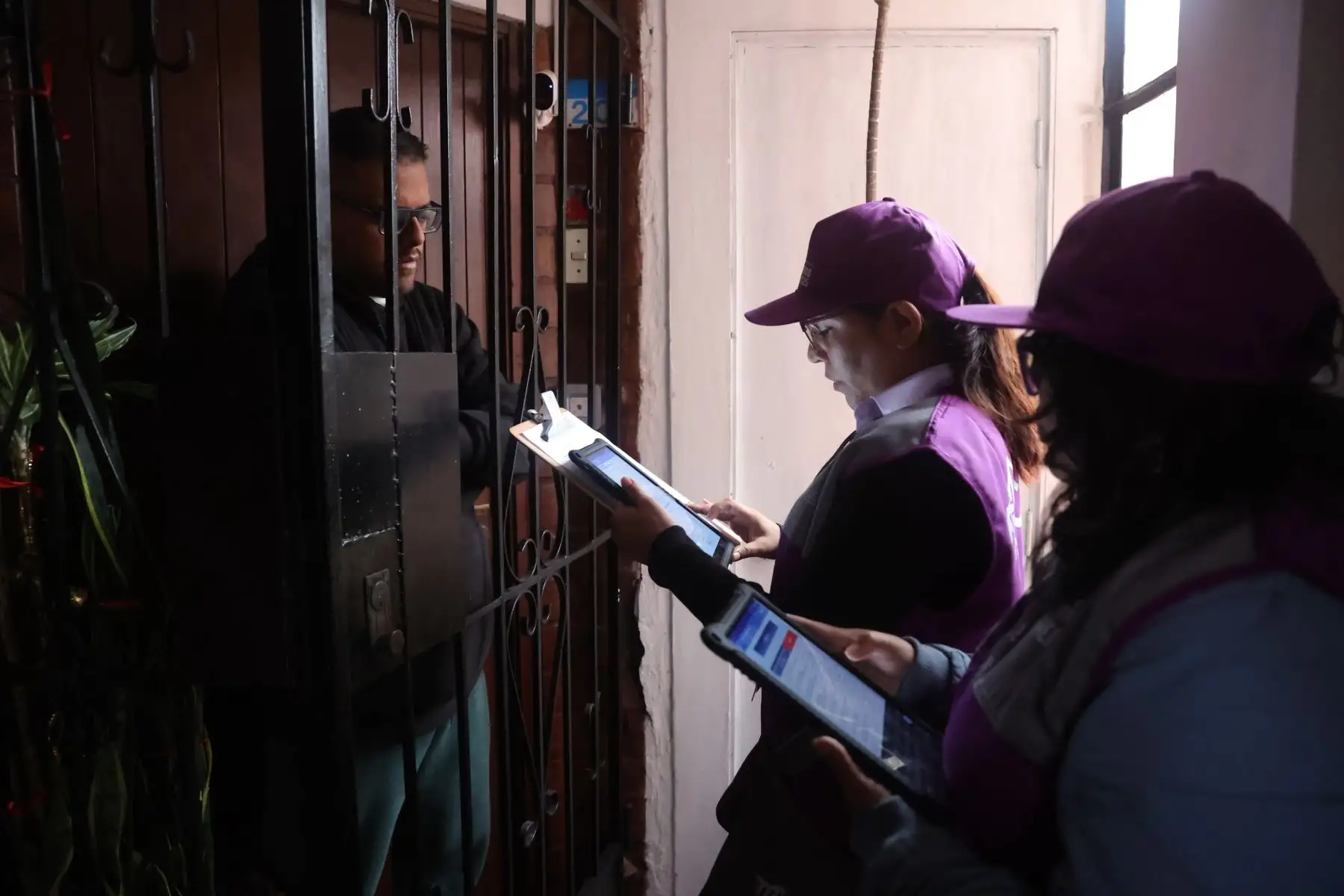 INEI realiza pruebas de campo con uso de tabletas electrónicas y nuevo cuestionario en visita casa por casa. Foto: ANDINA/ Melina Mejía