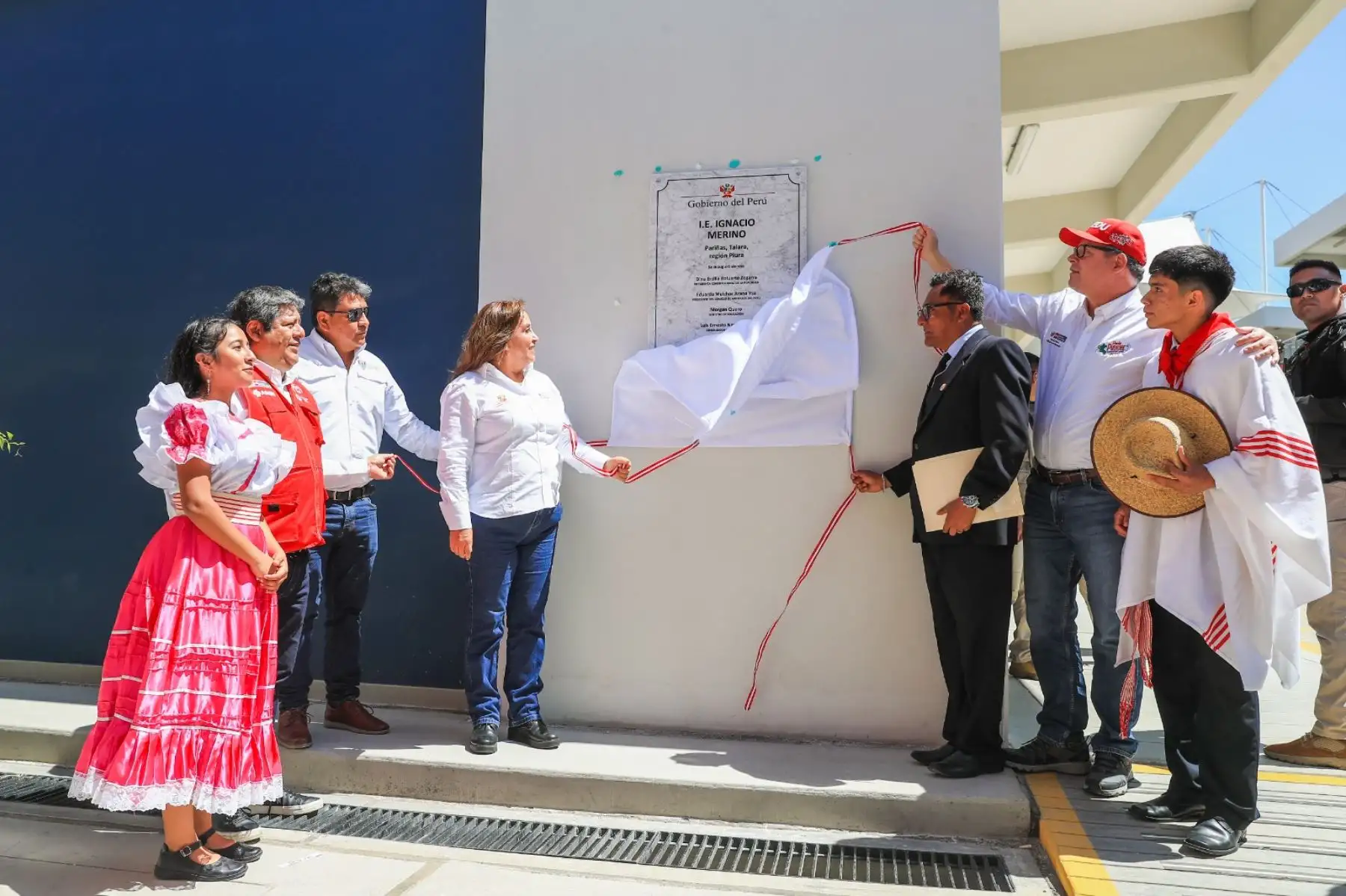 La presidenta de la república, Dina Boluarte, participa en la ceremonia de inauguración de la nueva infraestructura educativa de la institución Ignacio Merino, en Talara, en la región Piura. Foto: ANDINA/Prensa Presidencia