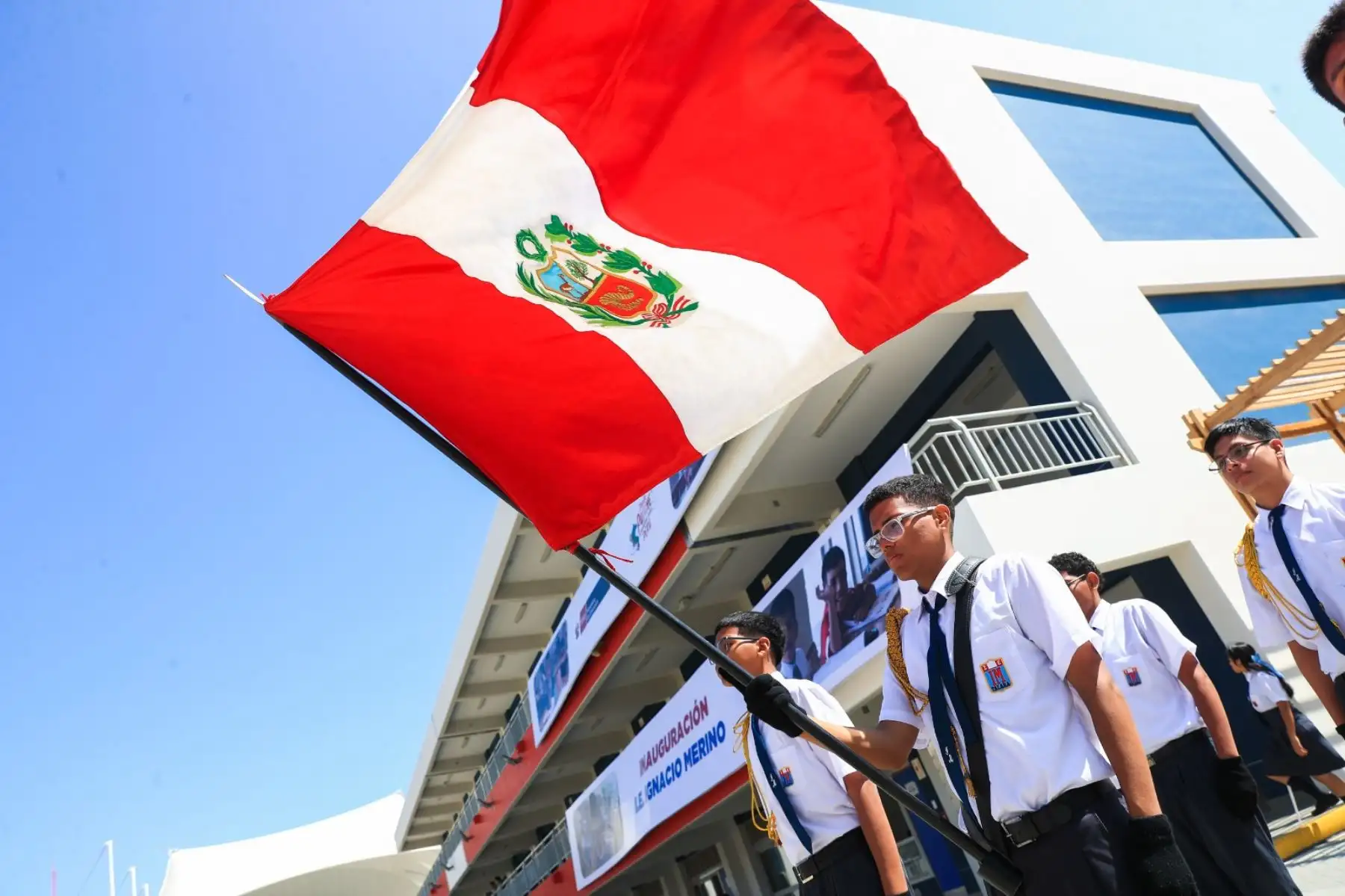 La presidenta de la república, Dina Boluarte, participa en la ceremonia de inauguración de la nueva infraestructura educativa de la institución Ignacio Merino, en Talara, en la región Piura. Foto: ANDINA/Prensa Presidencia