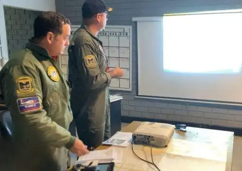 La Marina de Guerra del Perú desplegó una aeronave en el litoral de Máncora, en Piura, para sumarse a la búsqueda de los cinco pescadores desaparecidos desde hace 15 días.