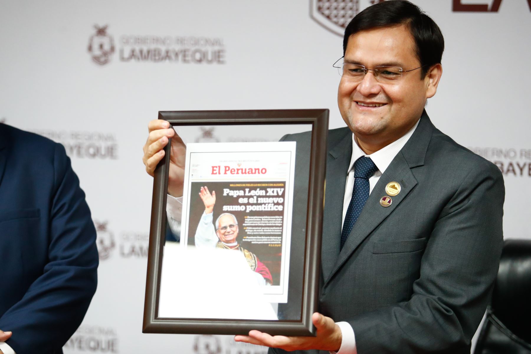 Gobernador regional de Lambayeque, Jorge Luis Pérez, afirmó que El Peruano representa un hito de veracidad. ANDINA/Daniel Bracamonte