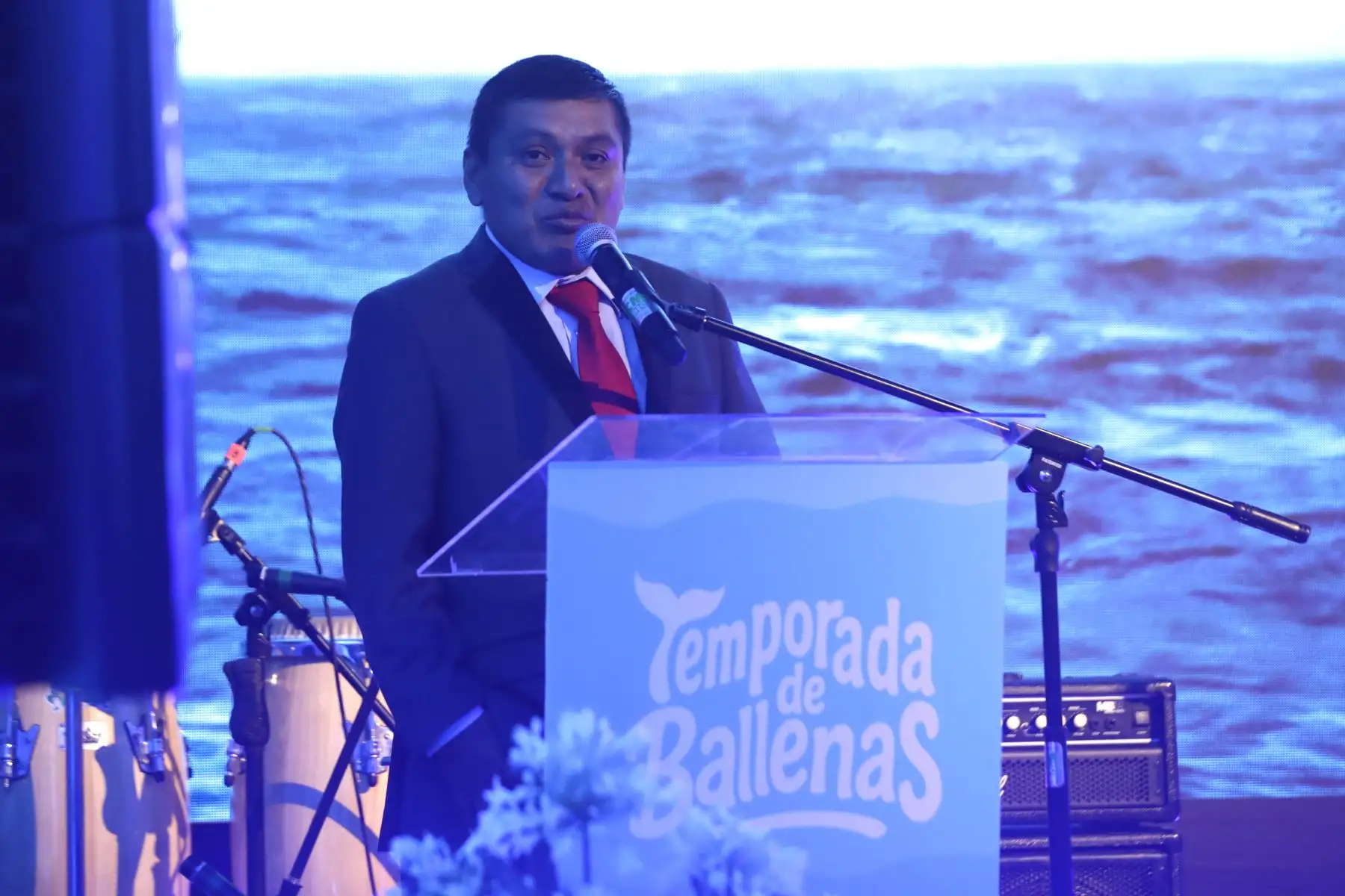 PROMPERÚ anuncia oficialmente la campaña de promoción de Avistamiento de Ballenas 2025 en las regiones de Piura y Tumbes. Esta iniciativa tiene como objetivo promover el turismo responsable y sostenible. En la imagen, Manuel Helmer Garrido Castro, Alcalde del Distrito de los Órganos.
Foto: ANDINA/ Eddy Ramos