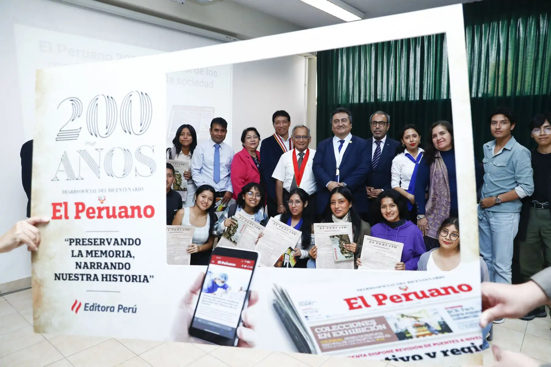 En el marco de las actividades por la celebración del Bicentenario del Diario El Peruano en la región Lambayeque, el director Félix Paz, y el gerente de Publicaciones Oficiales, Ricardo Montero, participaron en un conversatorio con alumnos de Ciencias de la Comunicación de la Universidad Nacional Pedro Ruiz Gallo, en donde resaltaron la importancia y aportes del diario más antiguo de América. Foto: ANDINA/Daniel Bracamonte
