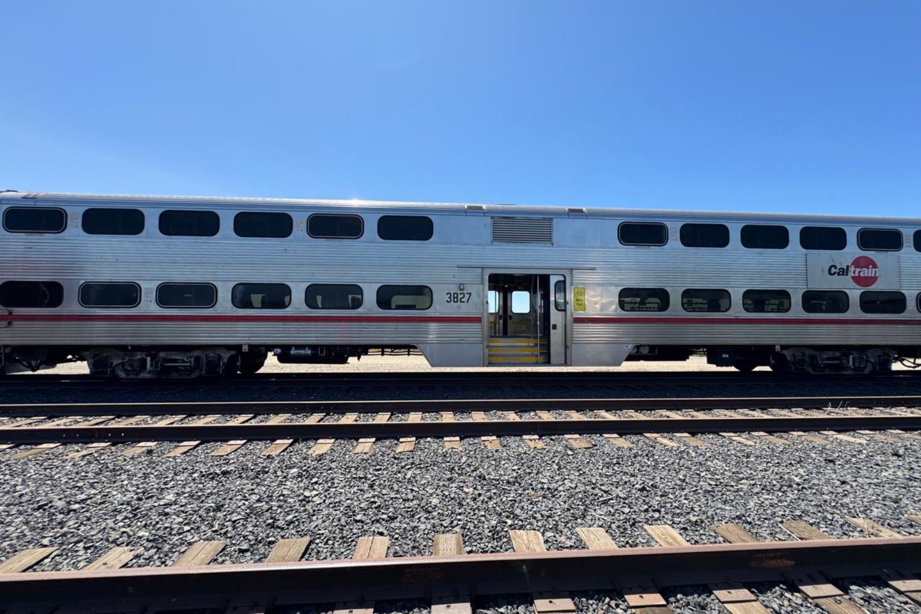 Primer embarque de material ferroviario donado por la empresa Caltrain de California para el futuro tren Lima–Chosica llegará en julio. Foto:  ANDINA/Difusión