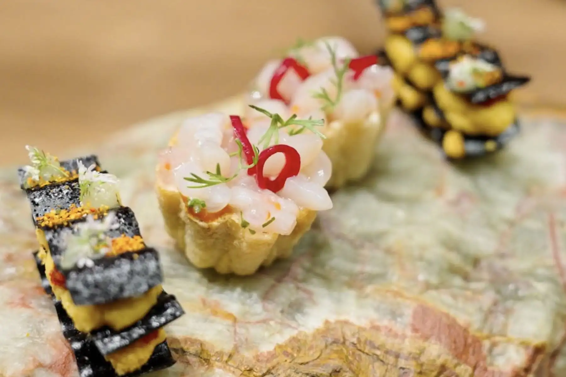 Desde su debut en el ranking en 2015, ha sido un fijo todos los años, ocupando también el primer puesto de los 50 Mejores Restaurantes de América Latina cuatro veces y asegurando el puesto número 5 a nivel mundial en 2024. Foto: Instagram Maido