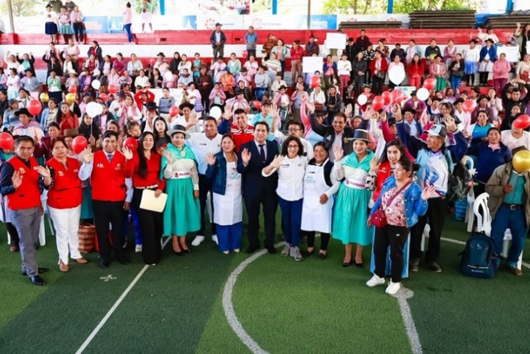 Socias o usuarias de comedores populares y ollas comunes, recibirán un capital semilla, lo que permitirá mejorar su situación económica a través del desarrollo de capacidades o de la dotación de activos, fomentando la generación de emprendimientos sostenibles.