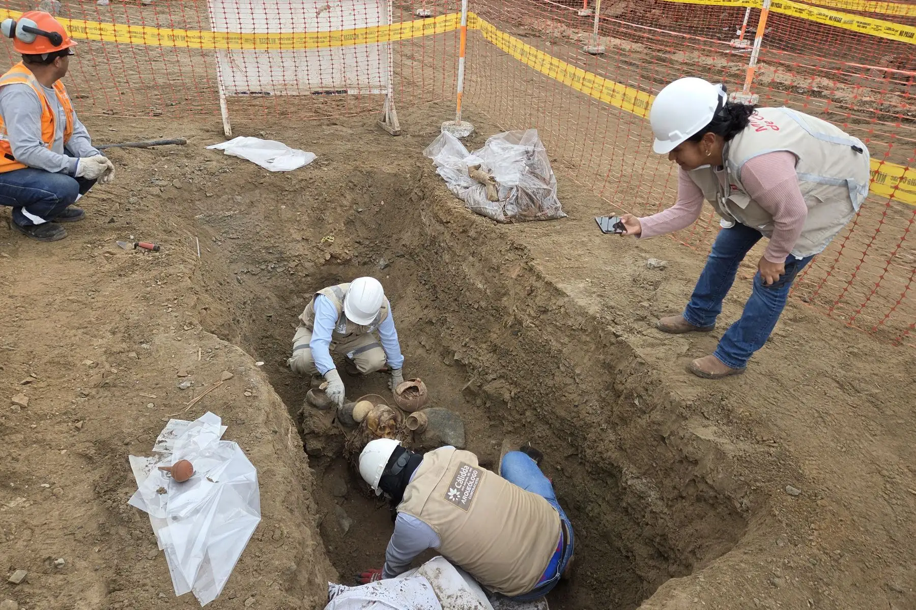 Este hallazgo lo realizó el equipo de arqueólogos de Cálidda cuando hacía trabajos de rescate de restos históricos antes del tendido de la red de gas. Foto: Cortesía Jesús Bahamonde