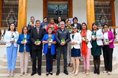 Ministro Juan Carlos Castro Vargas destacó el trabajo mancomunado entre todos los niveles de gobierno frente al cambio climático.