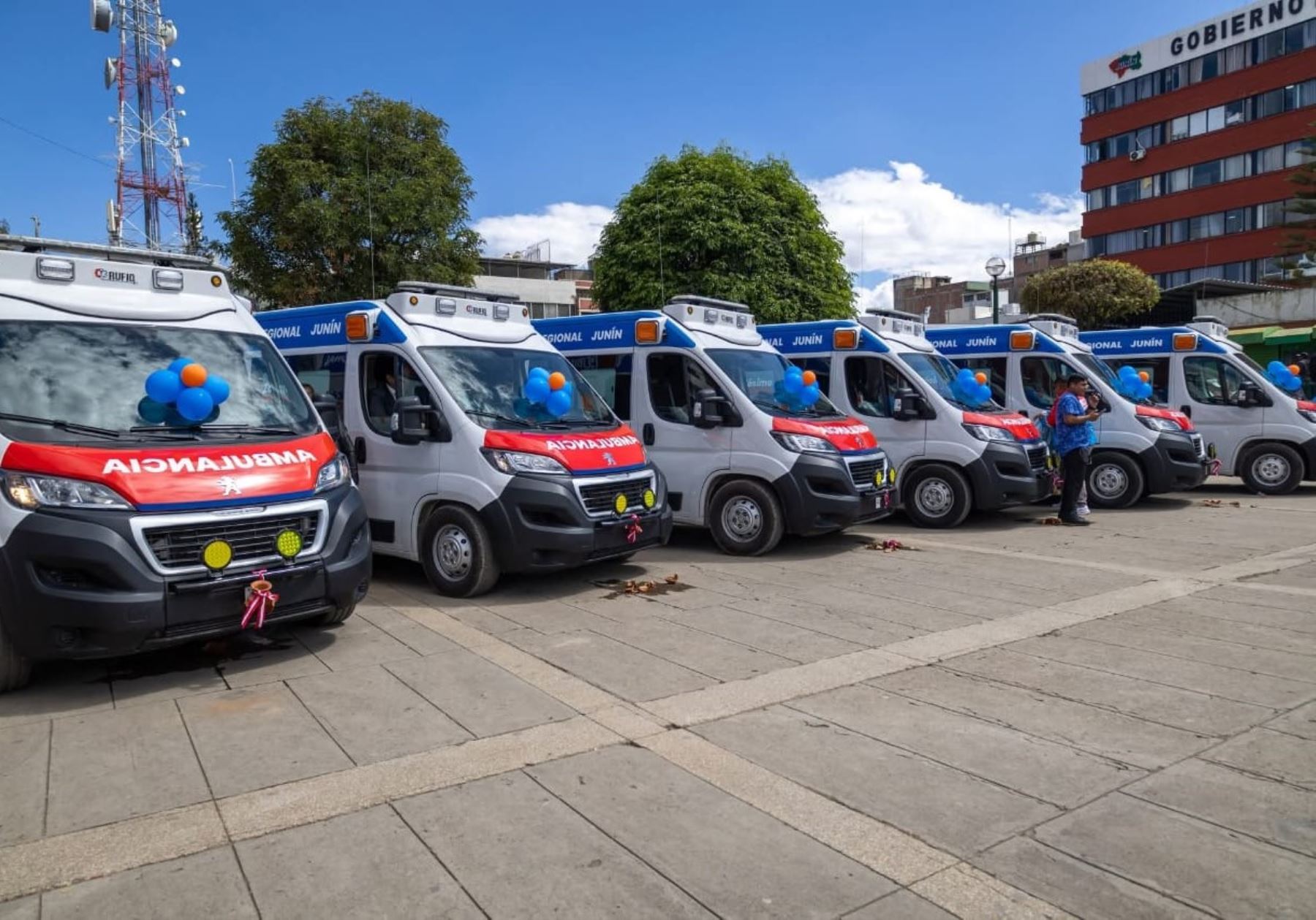 Las seis nuevas ambulancias fortalecerán la atención de emergencias médicas y la capacidad de respuesta ante situaciones críticas en tres hospitales de la región Junín. Foto: ANDINA/difusión.