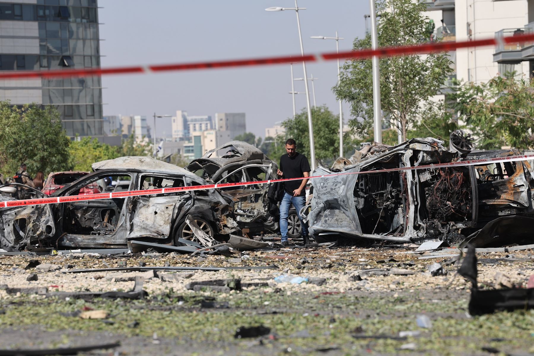 Un edificio del complejo hospitalario Soroka resultó dañado tras el impacto de un misil iraní en Beer Sheva, sur de Israel. Foto: AFP