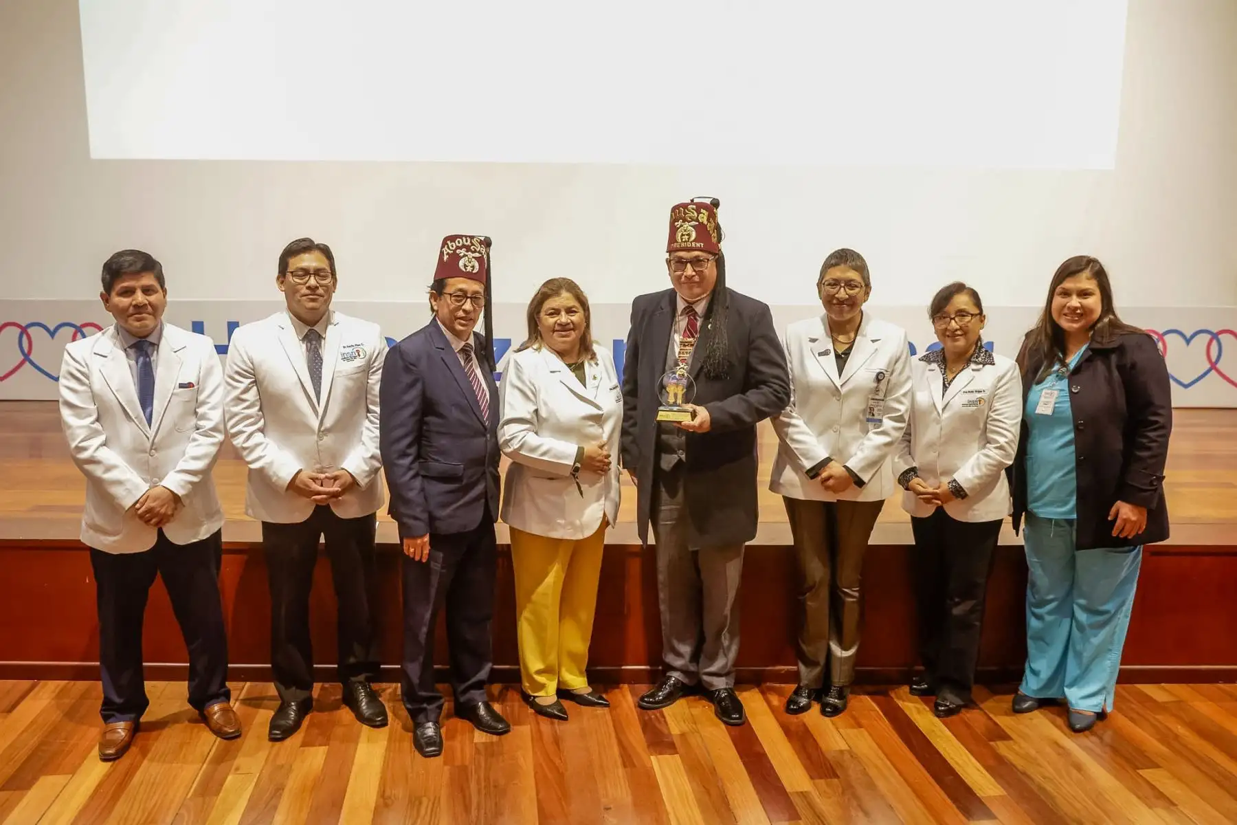 El Instituto Nacional de Salud del Niño San Borja celebró su 12° aniversario destacando más de 54 mil cirugías complejas realizadas, brindando una segunda oportunidad de vida a miles de niños del país. Gracias al apoyo de empresas, instituciones, Fuerzas Armadas, iglesia y sociedad civil, se concretaron trasplantes, implantes cocleares y múltiples atenciones que transformaron vidas. Foto: ANDINA/Luis Iparraguirre