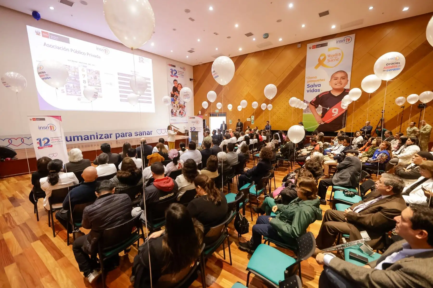 El Instituto Nacional de Salud del Niño San Borja celebró su 12° aniversario destacando más de 54 mil cirugías complejas realizadas, brindando una segunda oportunidad de vida a miles de niños del país. Gracias al apoyo de empresas, instituciones, Fuerzas Armadas, iglesia y sociedad civil, se concretaron trasplantes, implantes cocleares y múltiples atenciones que transformaron vidas. Foto: ANDINA/Luis Iparraguirre