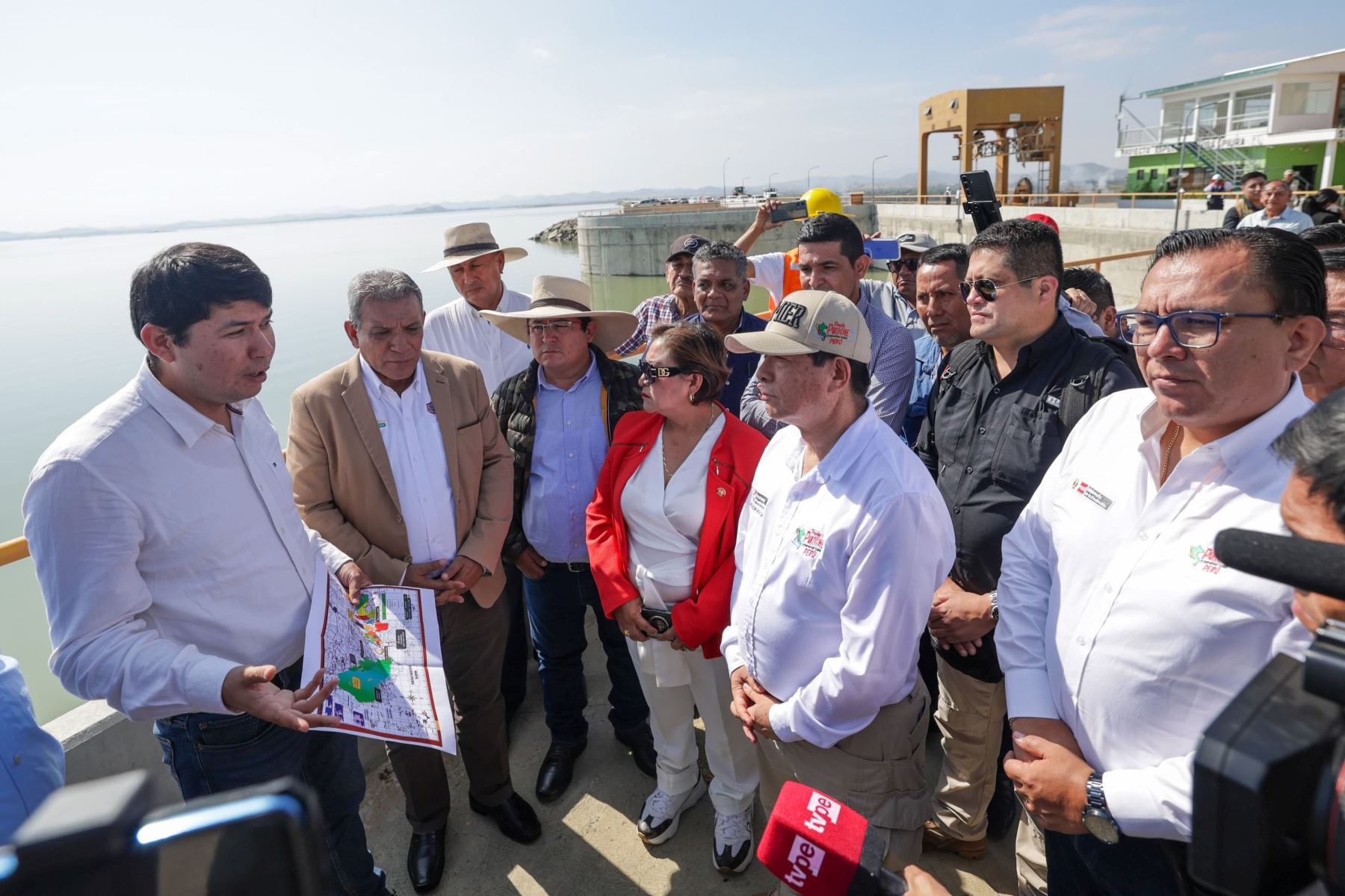 Jefe del Gabinete, Eduardo Arna, supervisó el funcionamiento del reservorio de Poechos, en Piura.