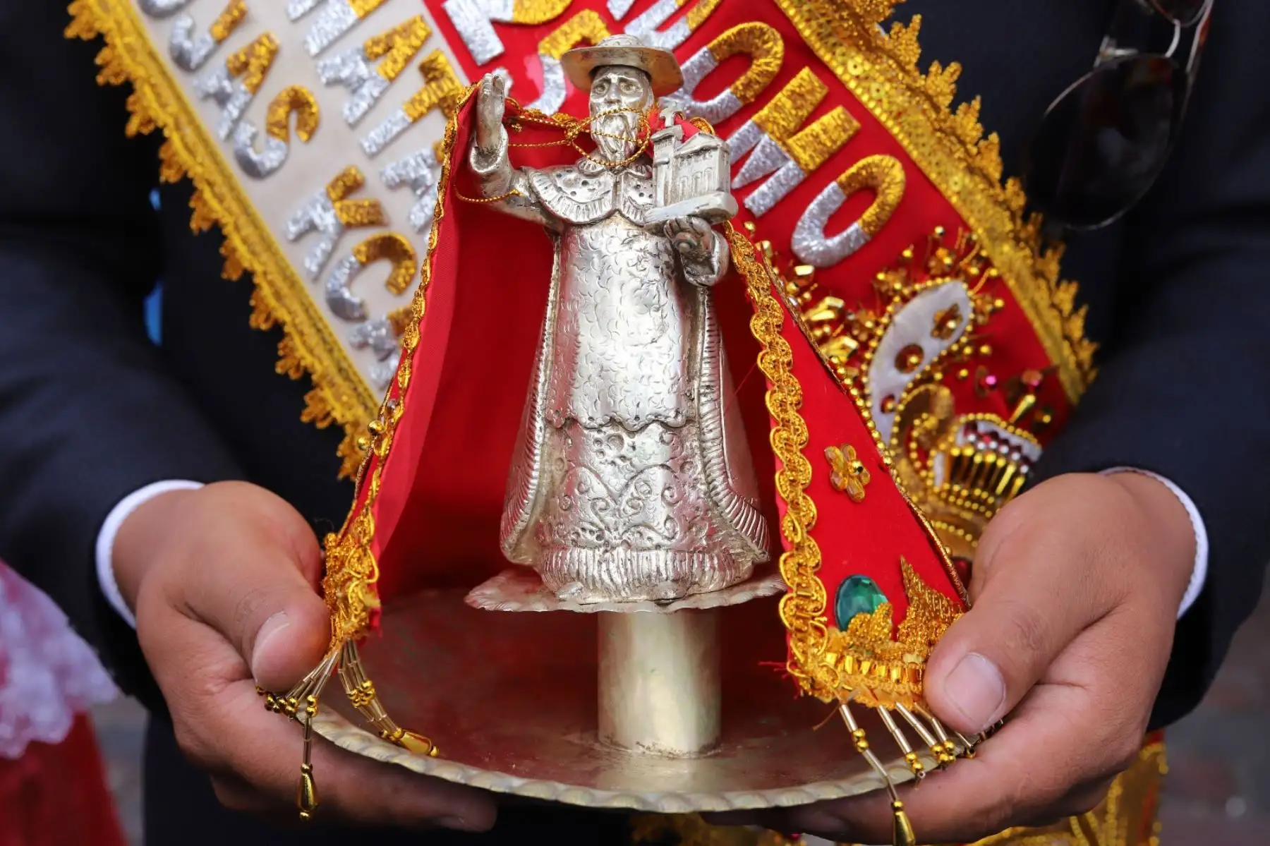 El tradicional Corpus Christi Cusqueño, actividad religiosa que se desarrolla desde tiempos remotos, aglomeró en su última versión a miles de cusqueños y visitantes que se dieron cita a la plaza mayor de la ciudad del Cusco. Foto: Percy Hurtado