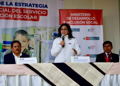 La titular del Ministerio de Desarrollo e Inclusión Social (Midis), Leslie Urteaga, lanzó en Huancavelica la Estrategia de la Veeduría Social del Servicio de Alimentación Escolar. ANDINA/Difusión