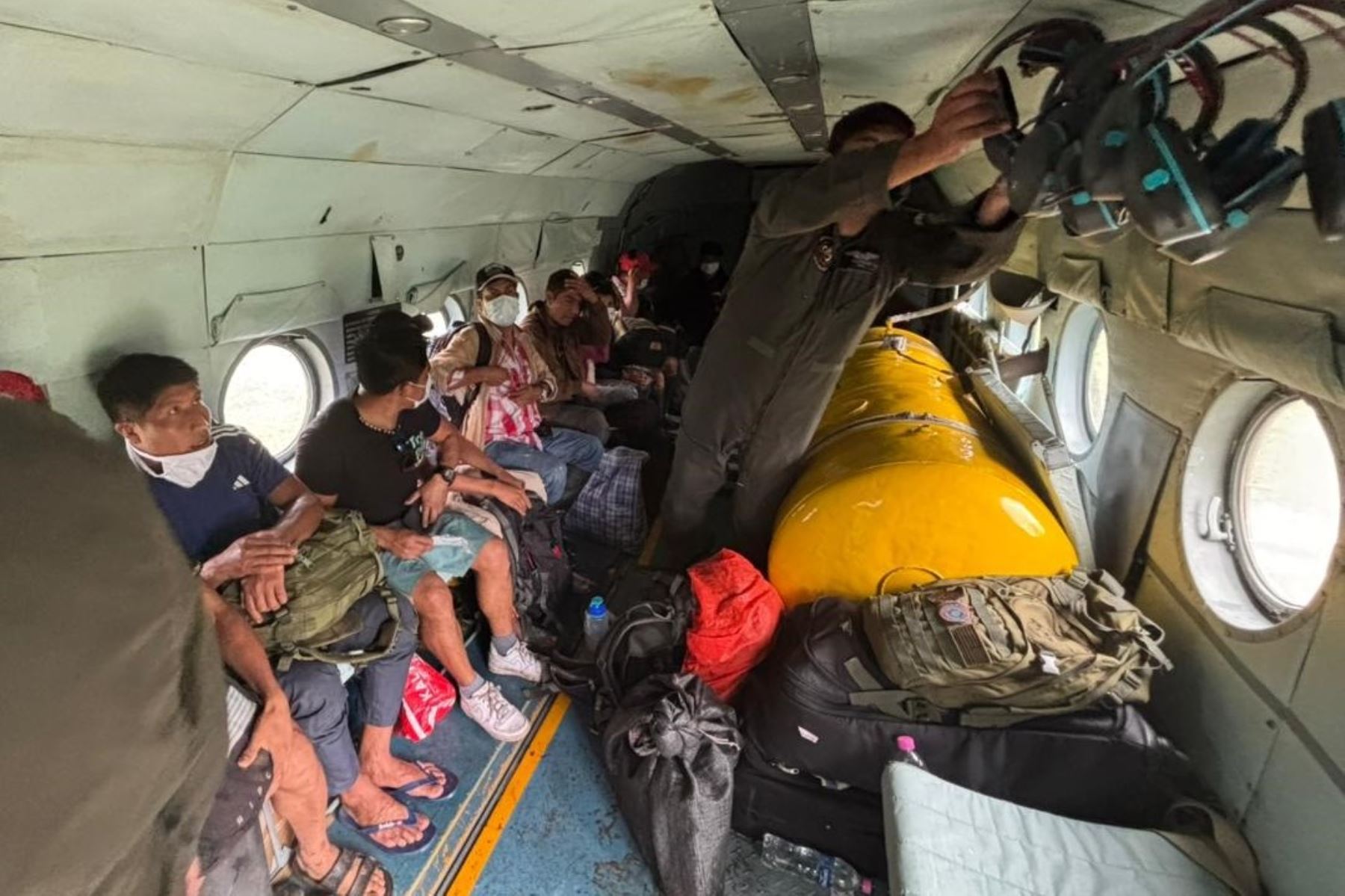 Esta acción reafirma el compromiso del Gobierno Nacional con la protección de la vida y la salud de todos los peruanos. Foto: Mindef