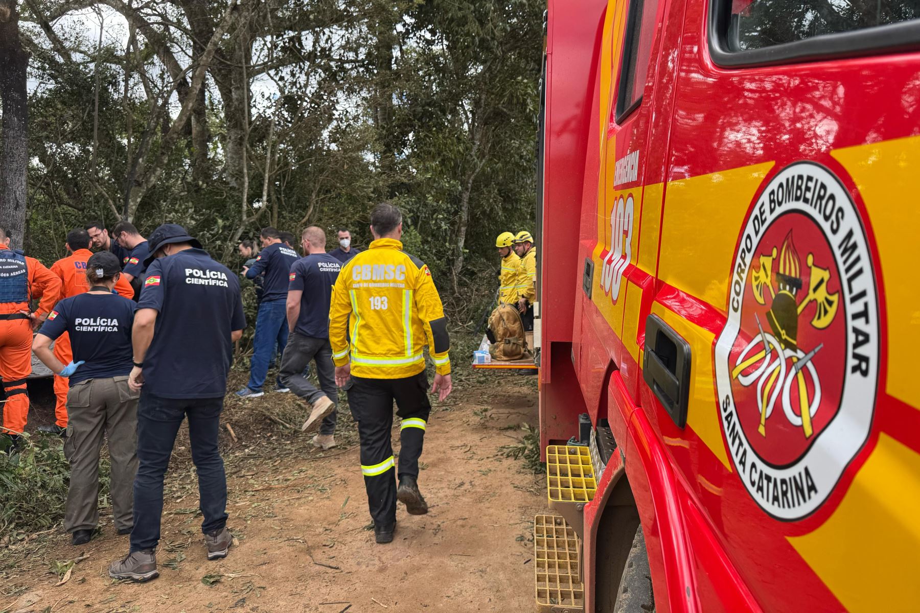 Captura de video tomado de redes sociales que muestra el incendio de un globo aerostático este sábado, en Santa Catarina (Brasil). Según informaciones preliminares brindadas por el Cuerpo Militar de Bomberos de Santa Catarina, el globo se incendió mientras volaba y cayó directamente sobre un puesto de salud.
Foto: EFE