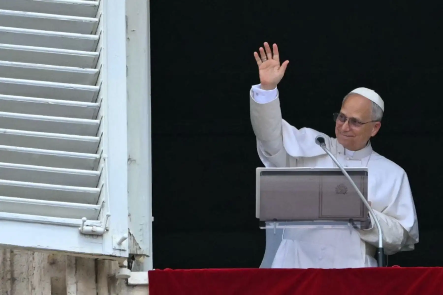 "La humanidad grita y reclama paz" ante las "noticias alarmantes de Oriente Medio", dijo este domingo el papa León XIV tras los bombardeos norteamericanos contra las instalaciones nucleares iraníes, que se suman a los ataques israelíes efectuados desde el 13 de junio. Foto: AFP