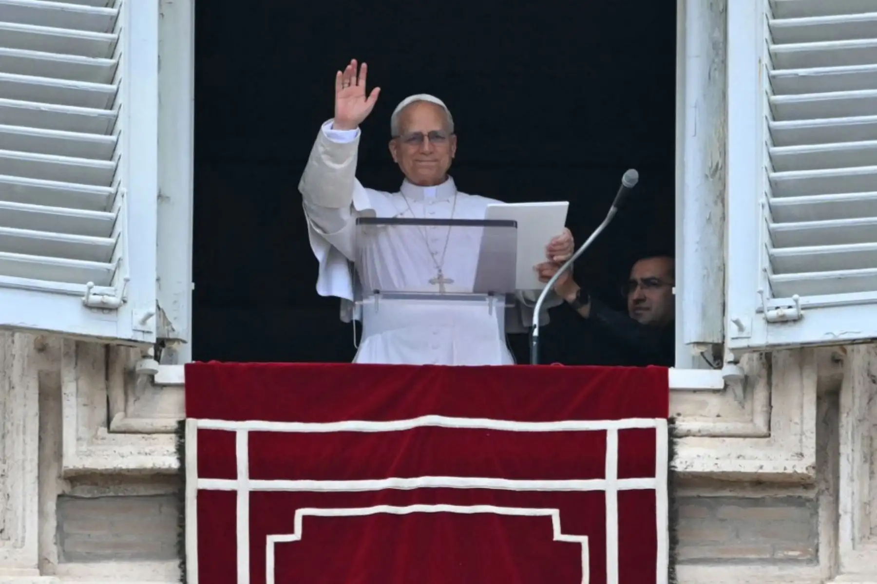 "La humanidad grita y reclama paz" ante las "noticias alarmantes de Oriente Medio", dijo este domingo el papa León XIV tras los bombardeos norteamericanos contra las instalaciones nucleares iraníes, que se suman a los ataques israelíes efectuados desde el 13 de junio. Foto: AFP
