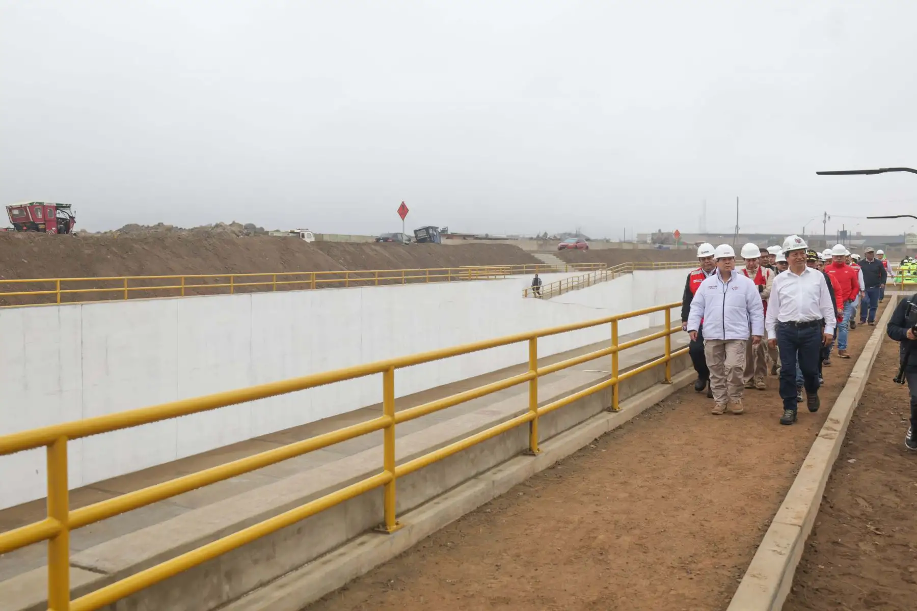 El proyecto de solución integral para prevenir el riesgo de desastres contempla la construcción de defensas ribereñas, retención de sedimentos, diques con enrocados, acueductos y trabajos de paisajismo a lo largo de 10.5 kilómetros. Foto: ANDINA/ PCM