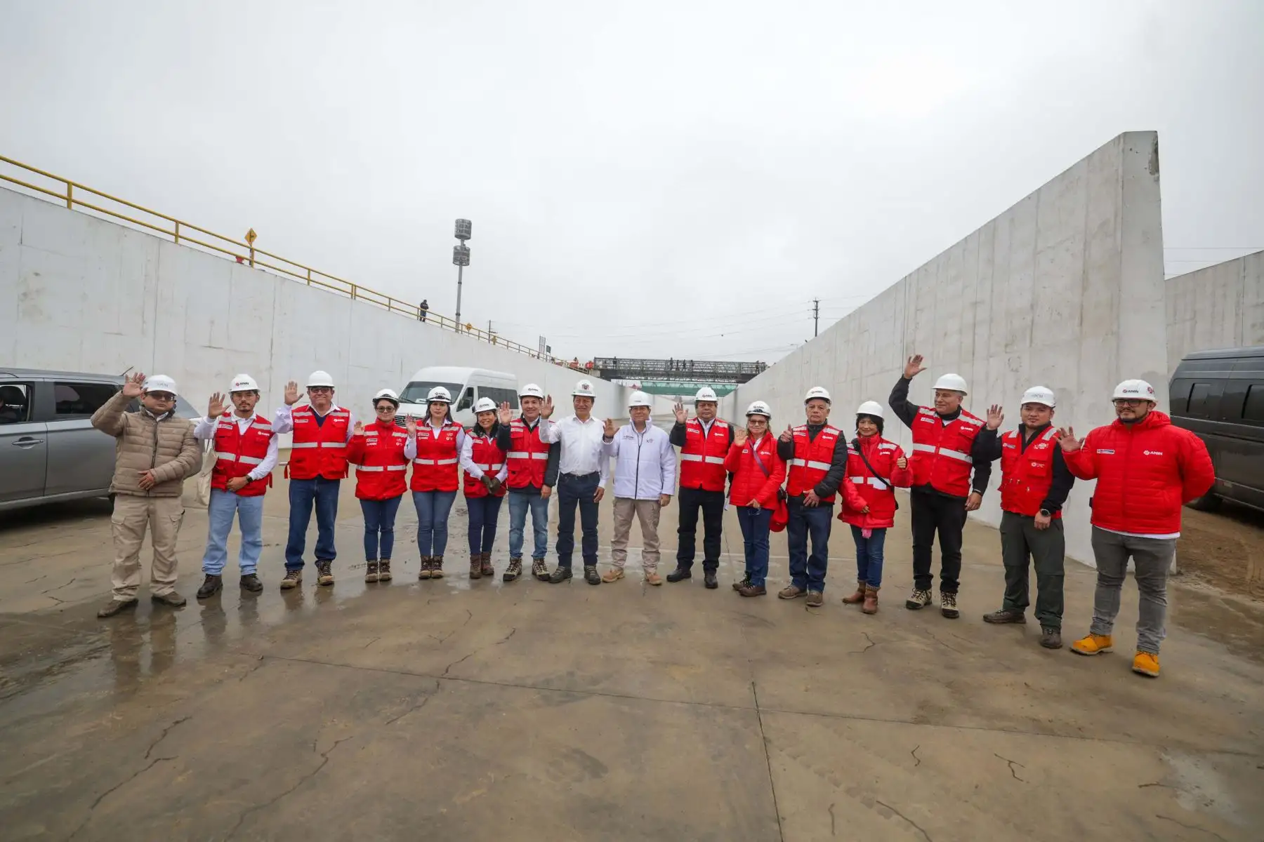 El presidente del Consejo de Ministros, Eduardo Arana, supervisa el proyecto “Mejoramiento y ampliación del servicio de protección ante inundaciones y movimientos de masas en Quebrada Huaycoloro”, el cual está a cargo de la Autoridad Nacional de Infraestructura (ANIN). Foto: ANDINA/ PCM