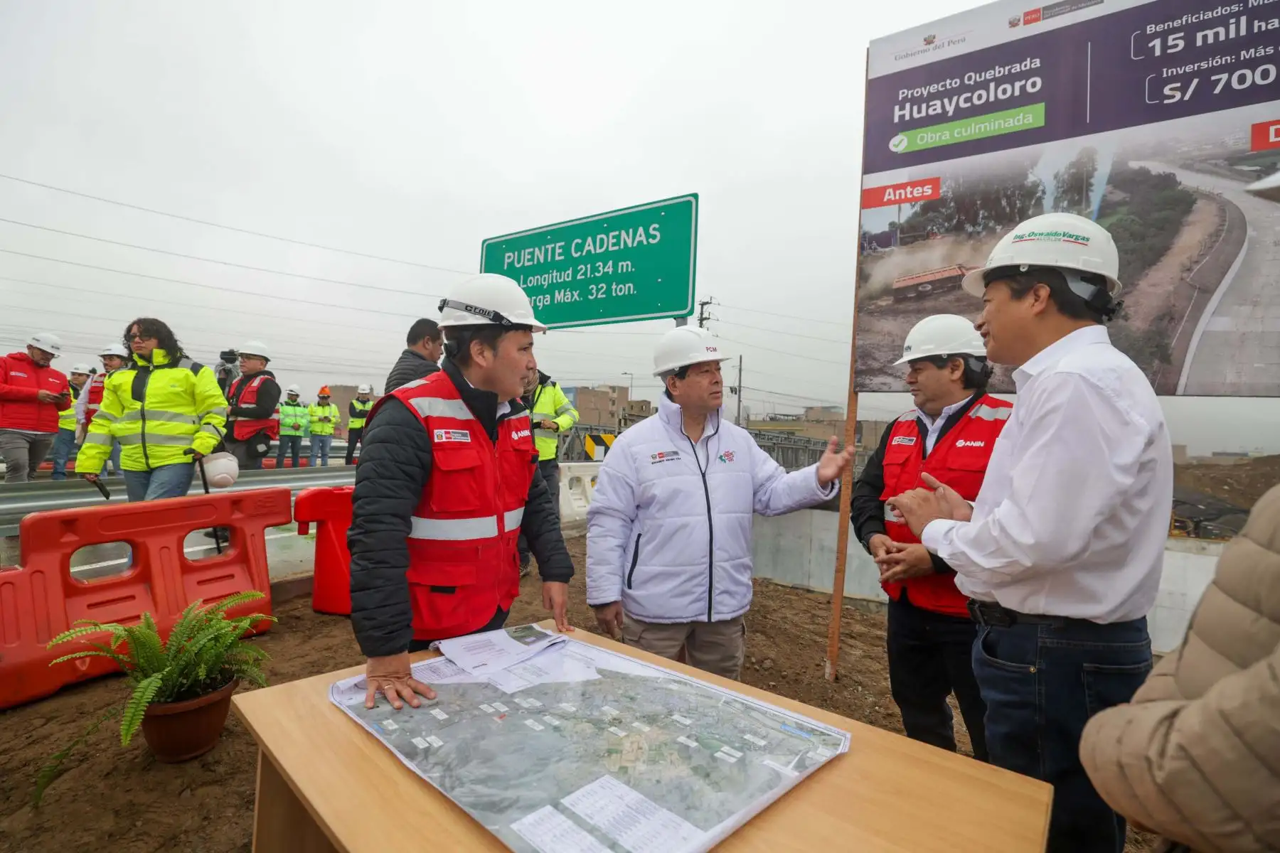 El presidente del Consejo de Ministros, Eduardo Arana, supervisa el proyecto “Mejoramiento y ampliación del servicio de protección ante inundaciones y movimientos de masas en Quebrada Huaycoloro”, el cual está a cargo de la Autoridad Nacional de Infraestructura (ANIN). Foto: ANDINA/ PCM