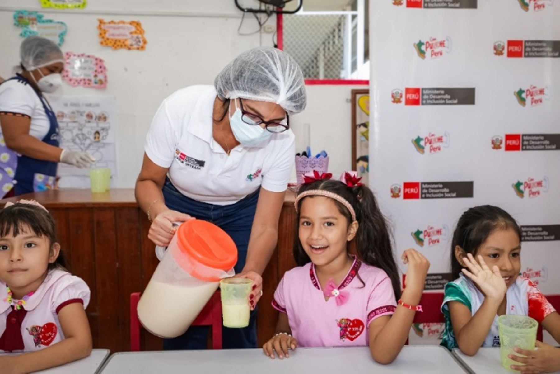 El nuevo servicio de alimentación escolar será fortalecido con productos  como cuyes, truchas, frutas, verduras, que se producen en la agricultura local.