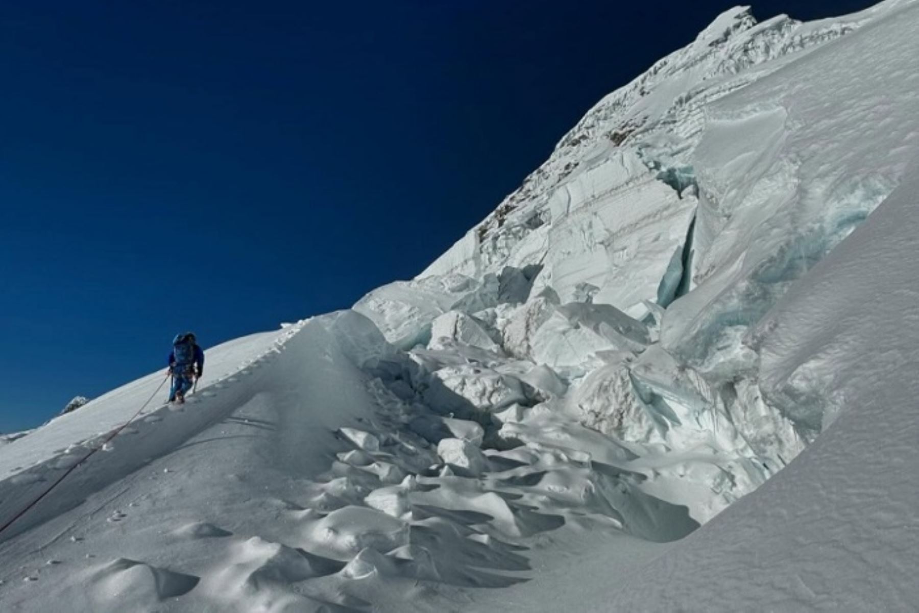 La Asociación de Guías de Montaña del Perú (AGMP) confirmó el hallazgo de los cadáveres de los tres estudiantes de montañismo.