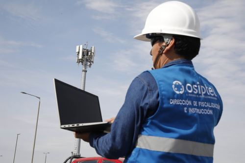 Personal de Osiptel evaluando calidad del servicio de las telecomunicaciones. Foto: Cortesía.