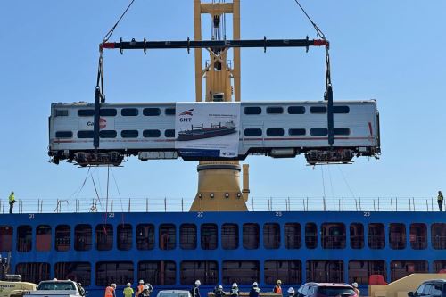 Tren Lima-Chosica: ya fueron embarcados los primeros coches y locomotoras desde EE.UU.