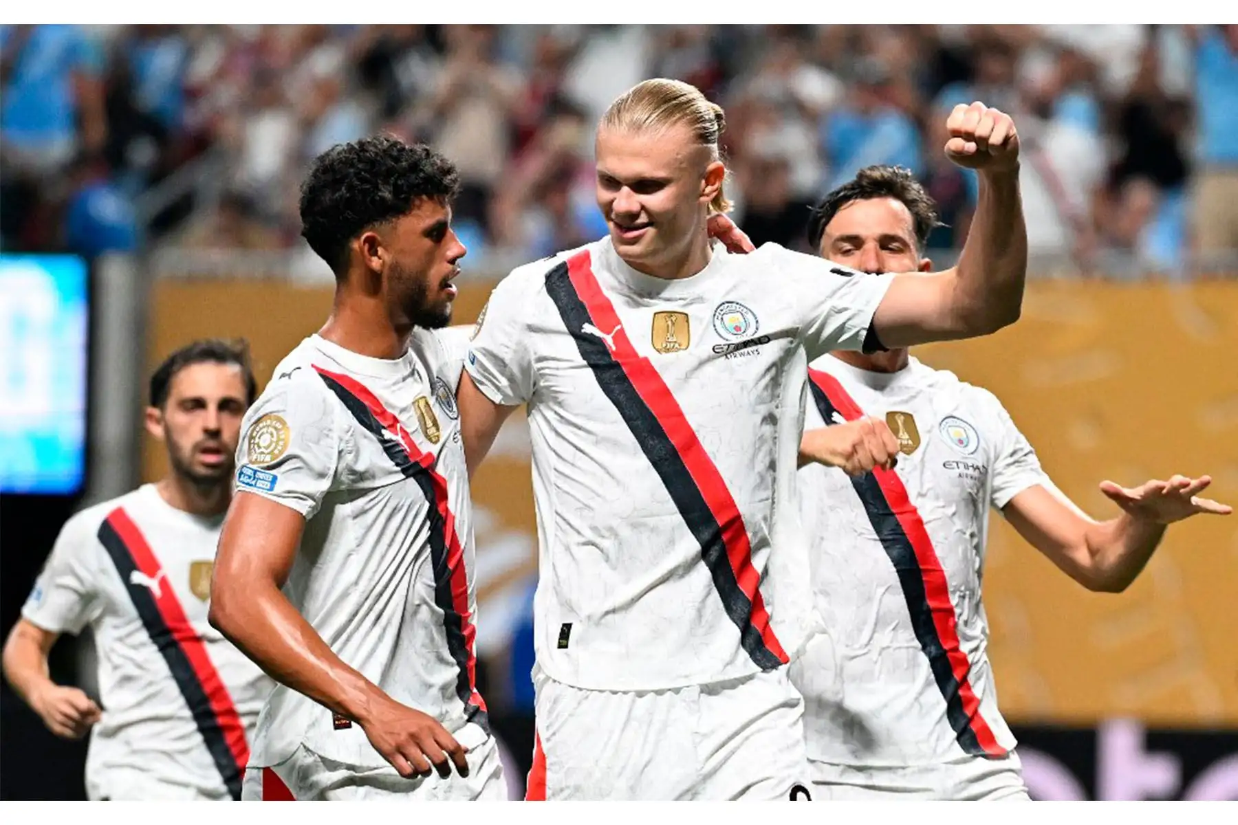 El delantero noruego del Manchester City, Erling Haaland, celebra después de marcar el tercer gol de su equipo durante el partido de fútbol del Grupo G de la Copa Mundial de Clubes de la FIFA 2025 entre el Manchester City de Inglaterra y el Al Ain FC de los Emiratos Árabes Unidos en el estadio Mercedes-Benz de Atlanta. Foto: AFP