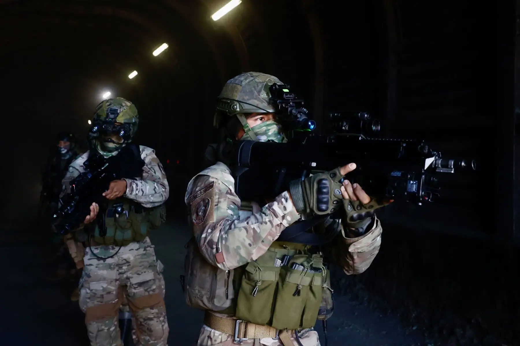 Fuerzas especiales del Comando Unificado Pataz, conformado por efectivos de las FF.AA. y de la Policía Nacional del Perú reciben entrenamiento para intervenir en socavones y combatir minería ilegal en Pataz, región La Libertad. La capacitación incluye técnicas de patrullaje, combate en socavones y uso legal de la fuerza. Foto: Mindef