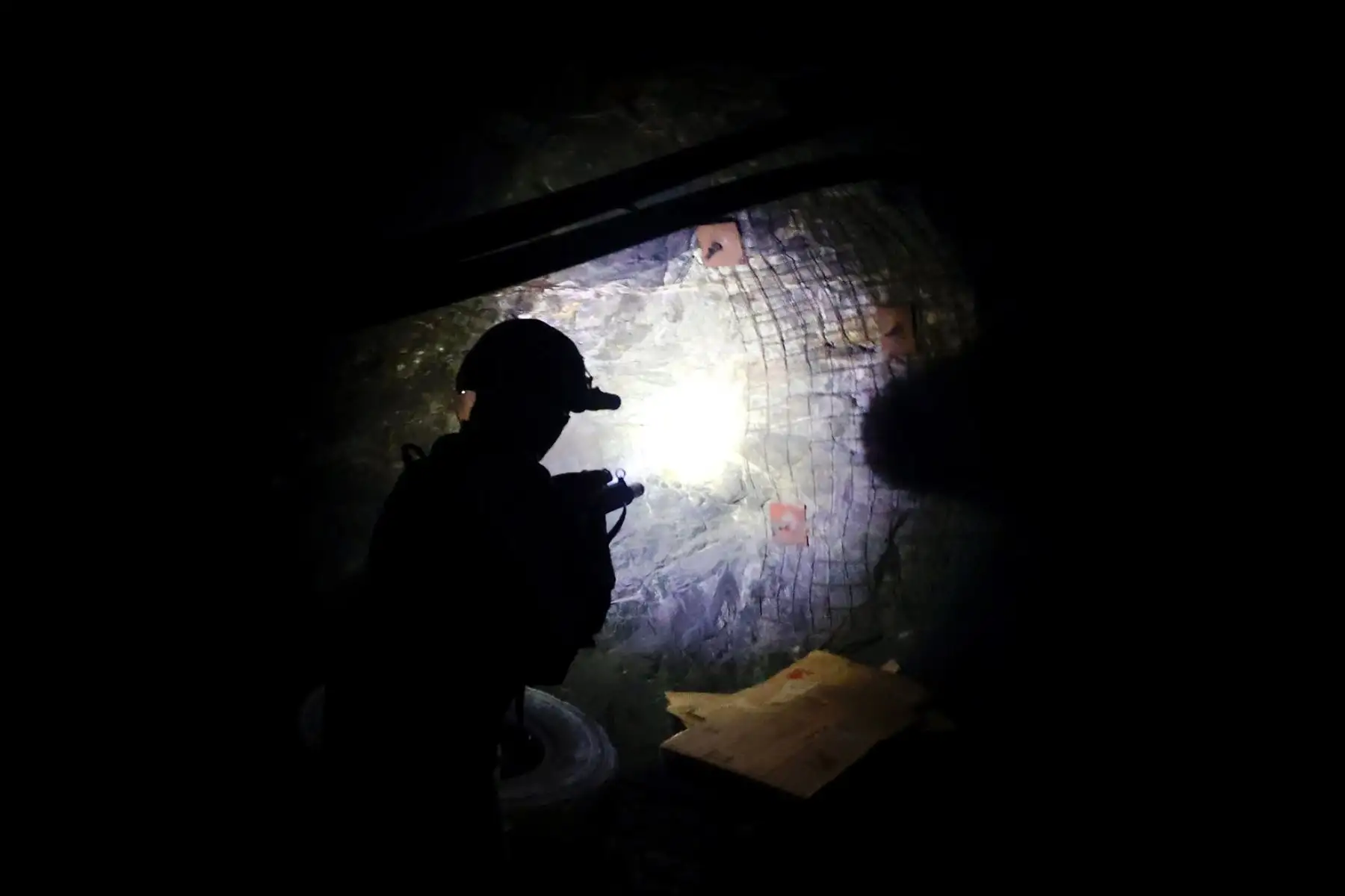 Fuerzas especiales del Comando Unificado Pataz, conformado por efectivos de las FF.AA. y de la Policía Nacional del Perú reciben entrenamiento para intervenir en socavones y combatir minería ilegal en Pataz, región La Libertad. La capacitación incluye técnicas de patrullaje, combate en socavones y uso legal de la fuerza. Foto: Mindef