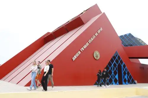 El Museo Tumbas Reales de Sipán es uno de los principales atractivos culturales y turísticos de Lambayeque. Foto: ANDINA/Daniel Bracamonte