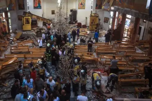 Atentado suicida perpetrado el domingo en una iglesia de Damasco, cuyo autor sería un miembro del grupo yihadista Estado Islámico, según las autoridades sirias. Foto: AFP