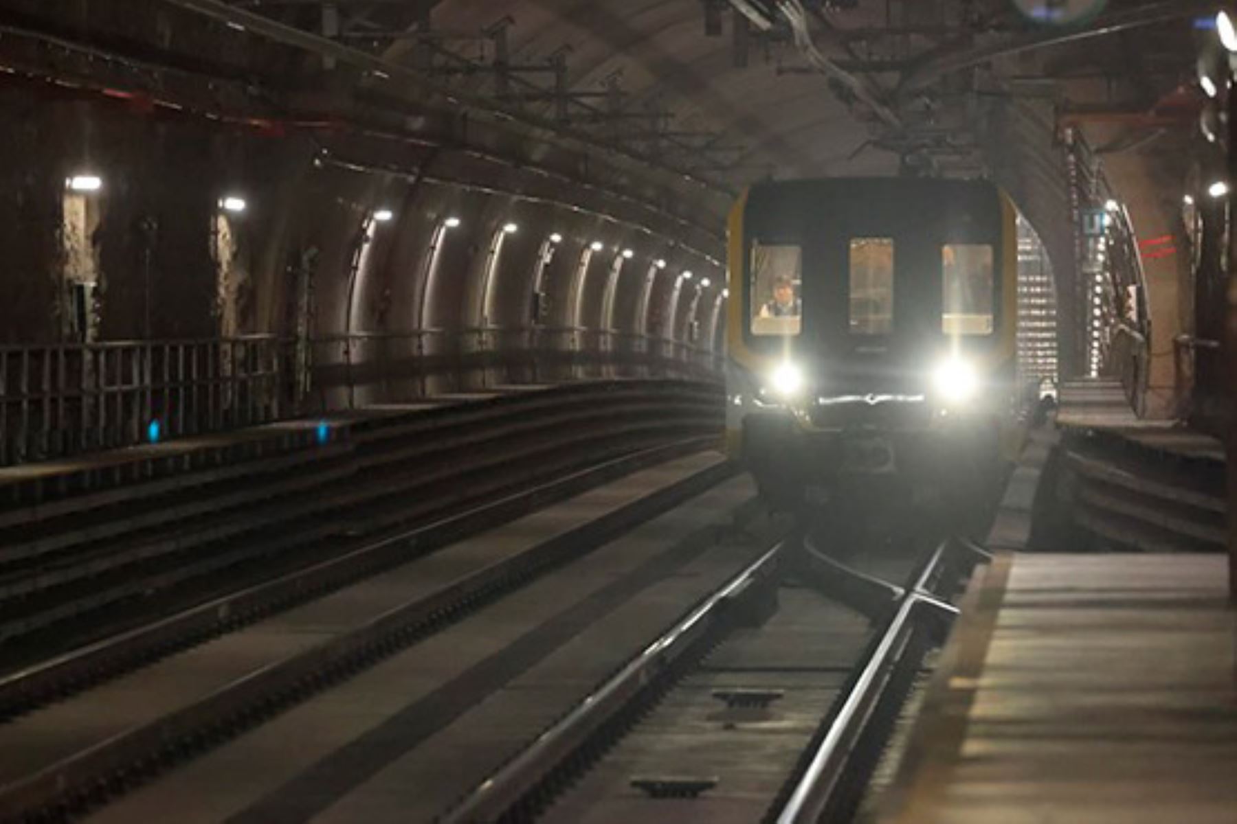 La unión entre la línea subterránea y la de superficie está próxima a hacerse realidad. Foto: ANDINA/Difusión