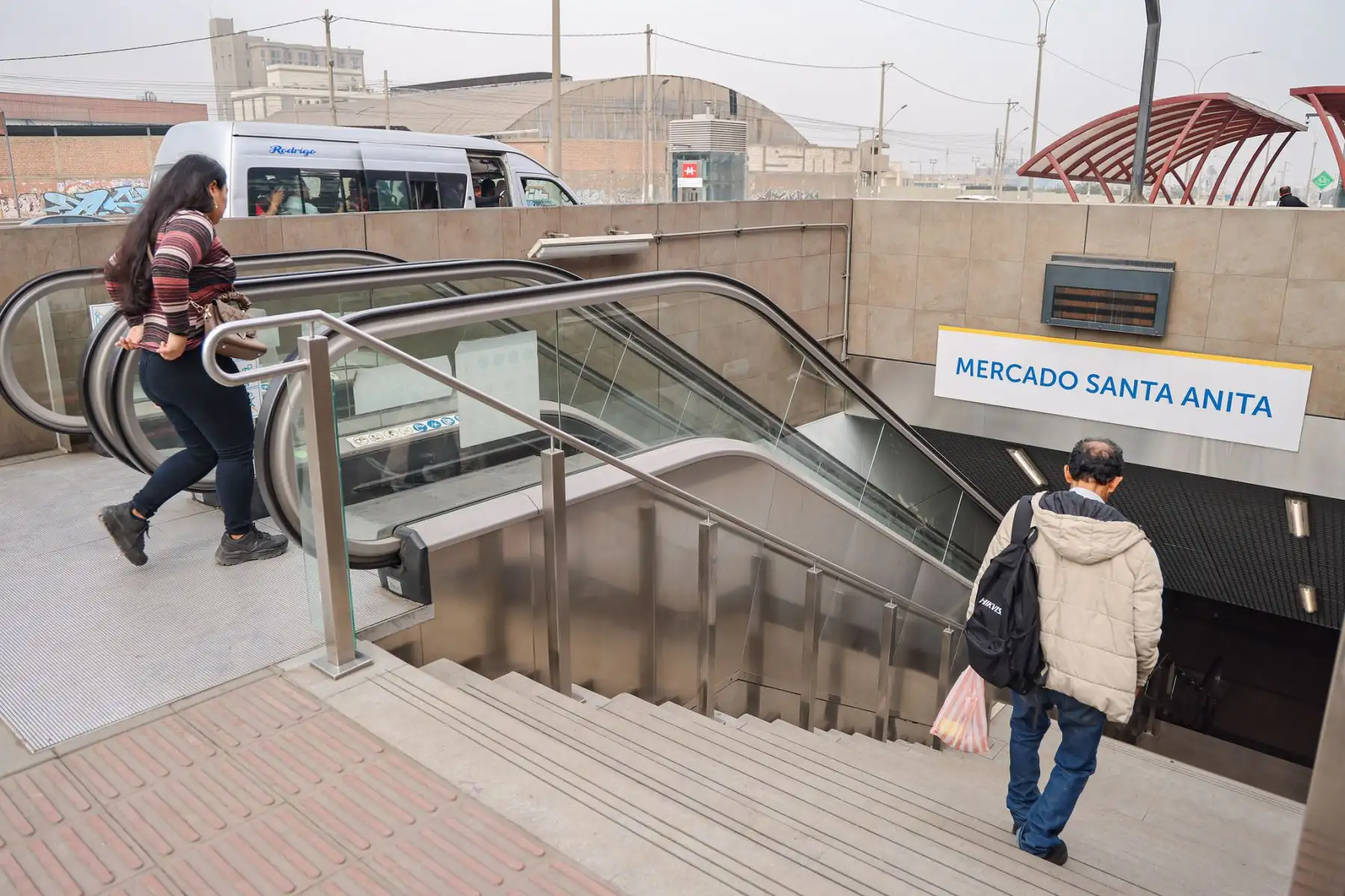 El ministro César Sandoval inspeccionó las cinco estaciones de la Etapa 1A, de Ate a Santa Anita, y resaltó el impacto del primer tren subterráneo del Perú. Foto: MTC