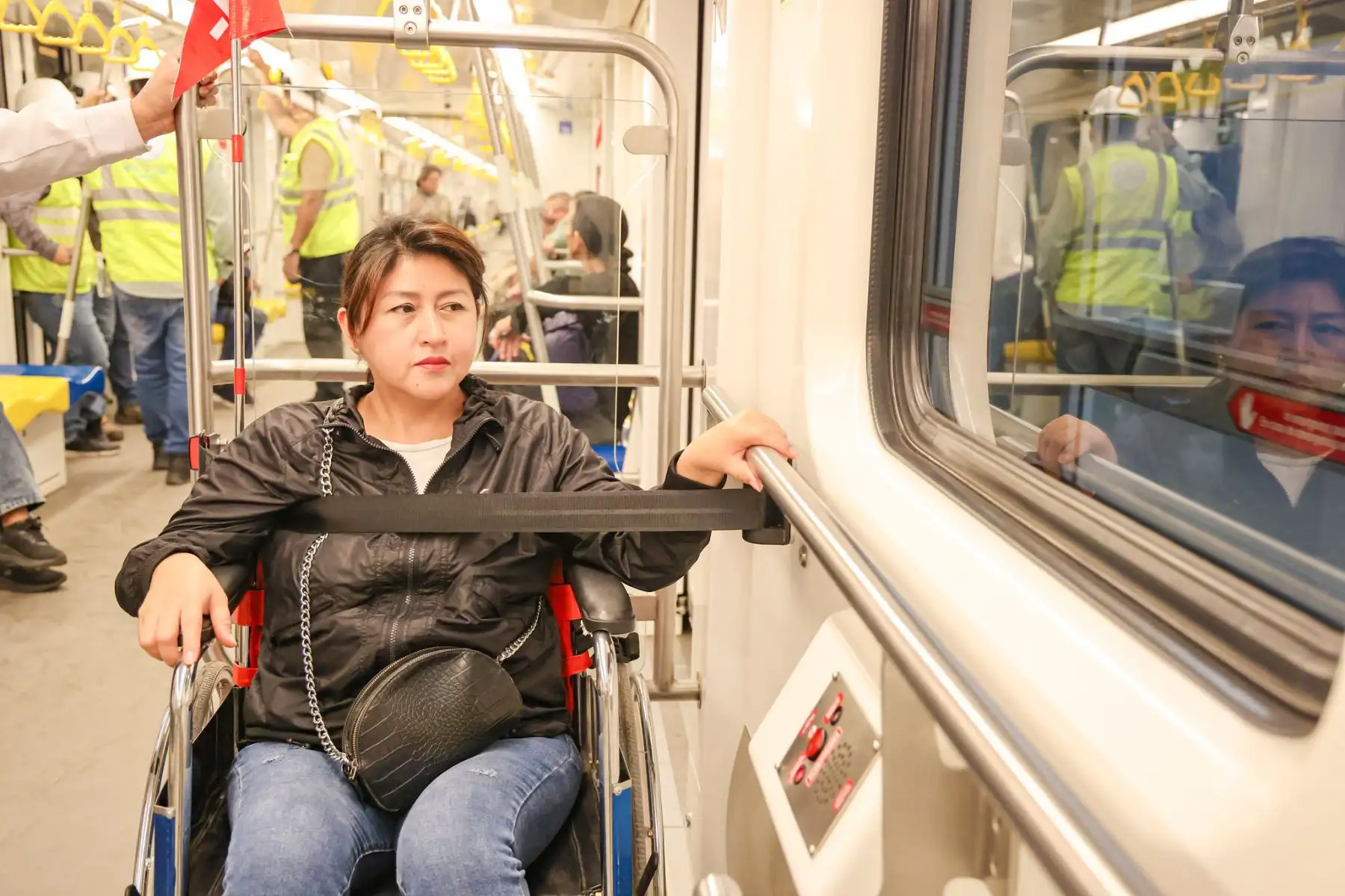 El ministro César Sandoval inspeccionó las cinco estaciones de la Etapa 1A, de Ate a Santa Anita, y resaltó el impacto del primer tren subterráneo del Perú. Foto: MTC