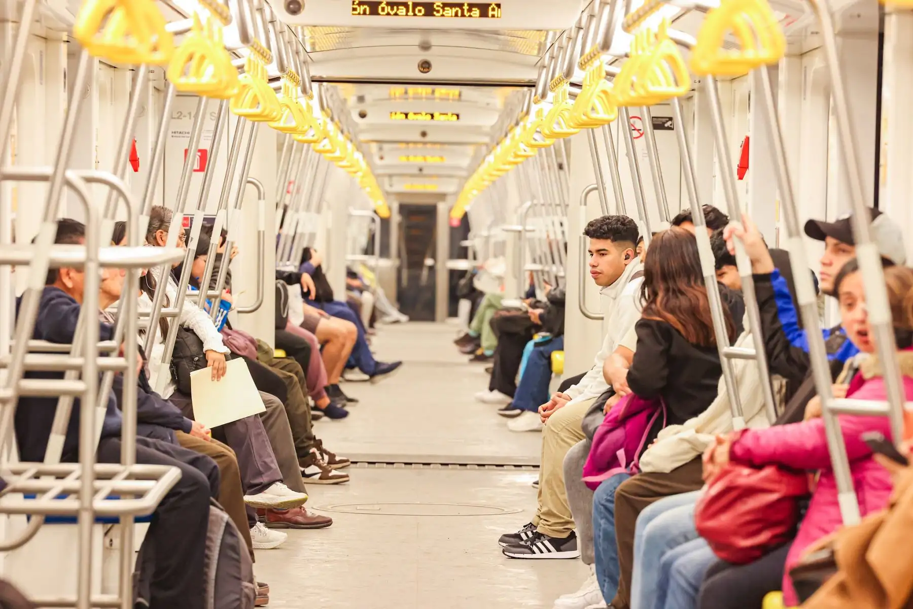 El ministro César Sandoval inspeccionó las cinco estaciones de la Etapa 1A, de Ate a Santa Anita, y resaltó el impacto del primer tren subterráneo del Perú. Foto: MTC