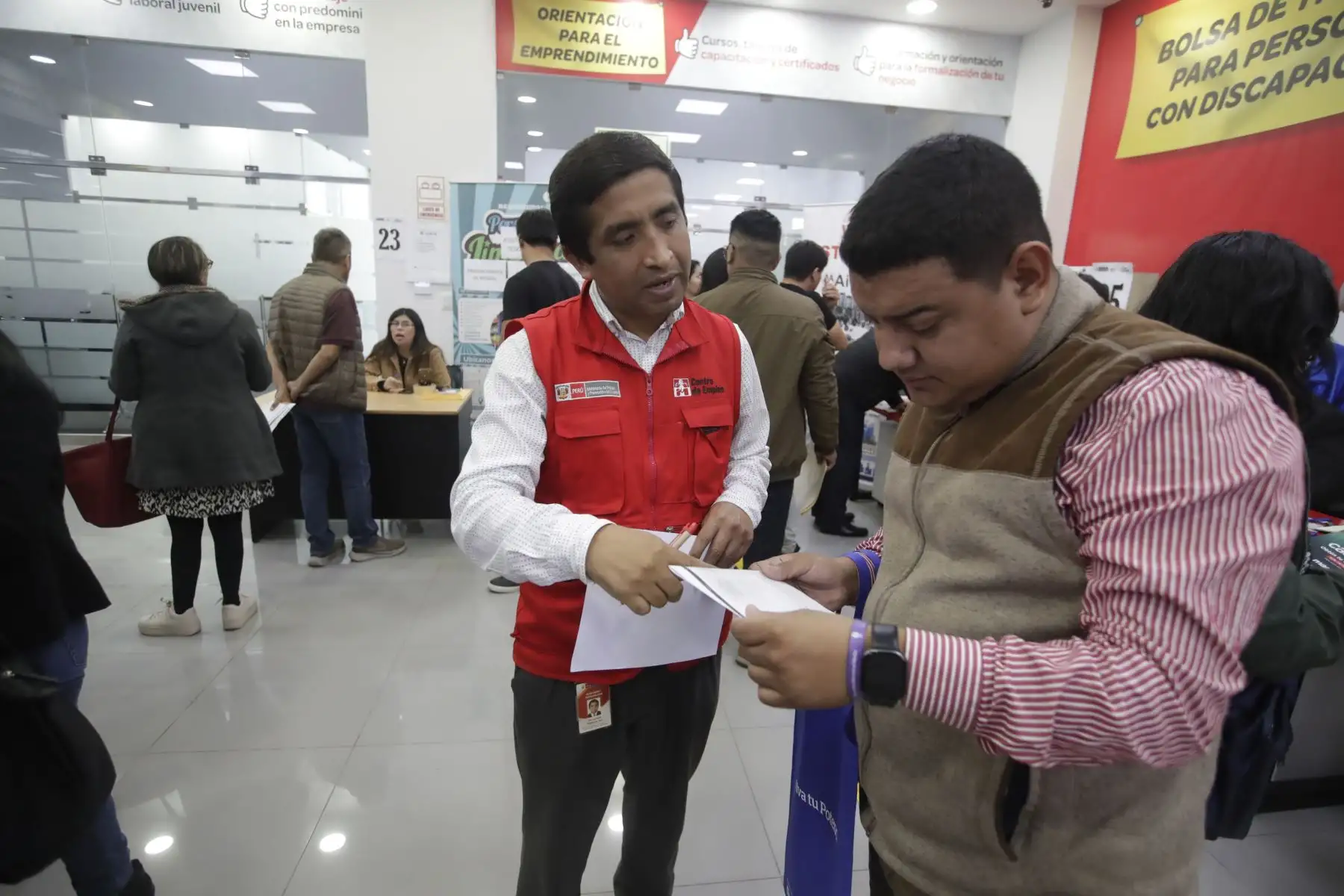 Ministro de Trabajo y Promoción del Empleo, Daniel Maurate participa en la  Maratón del Empleo para Profesionales con más de 2000 ofertas laborales.
Foto: ANDINA/ Eddy Ramos