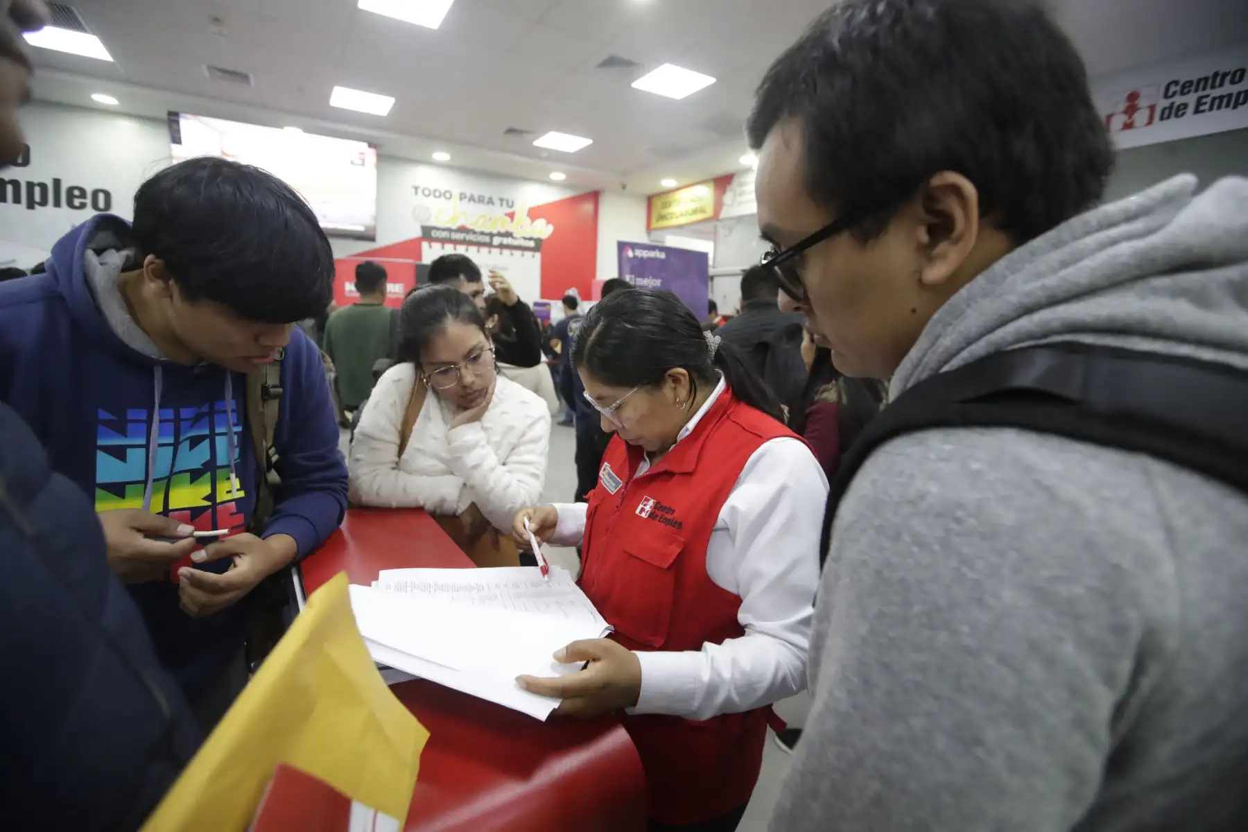 Ministro de Trabajo y Promoción del Empleo, Daniel Maurate participa en la  Maratón del Empleo para Profesionales con más de 2000 ofertas laborales.
Foto: ANDINA/ Eddy Ramos