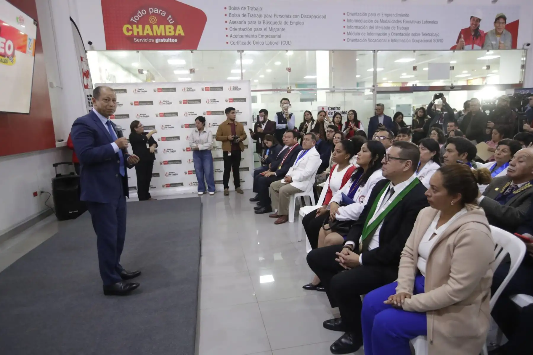 Ministro de Trabajo y Promoción del Empleo, Daniel Maurate participa en la  Maratón del Empleo para Profesionales con más de 2000 ofertas laborales.
Foto: ANDINA/ Eddy Ramos